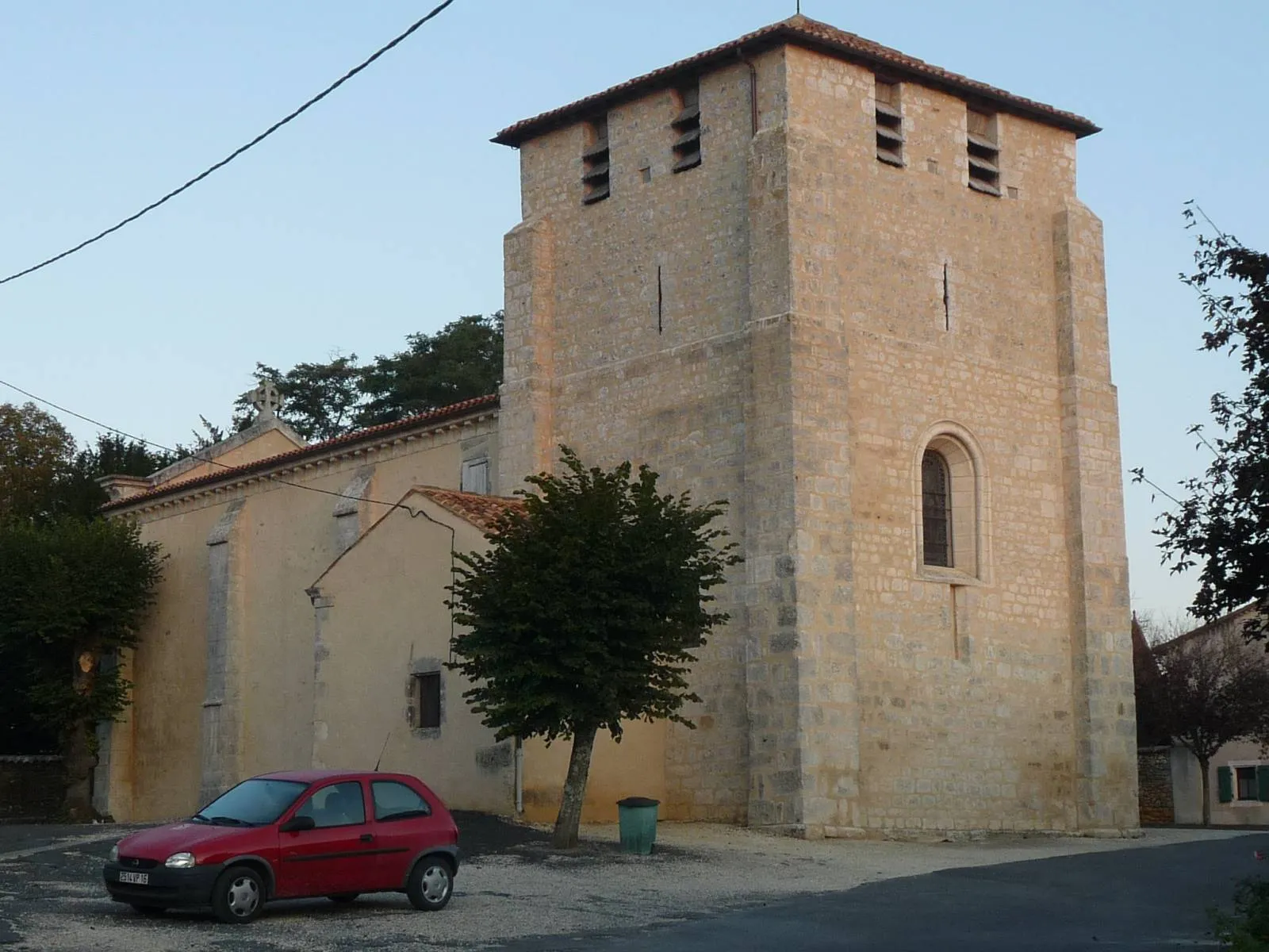 Photo showing: church