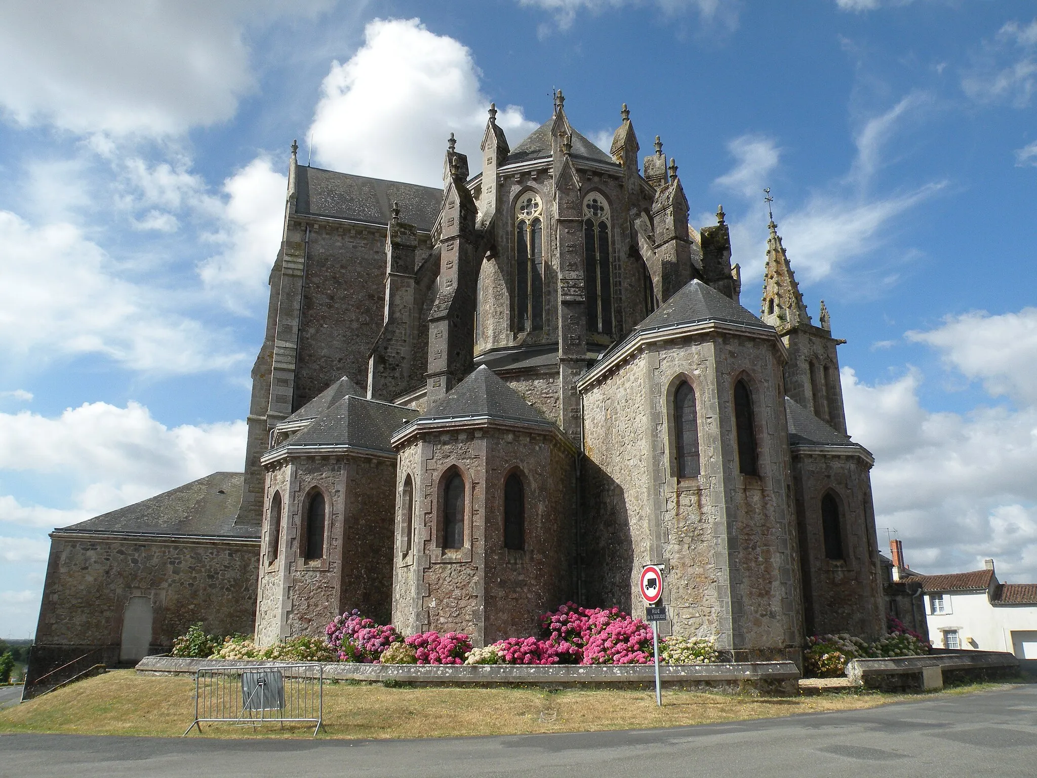 Photo showing: Église Notre-Dame-de-Pitié de La Chapelle-Saint-Laurent