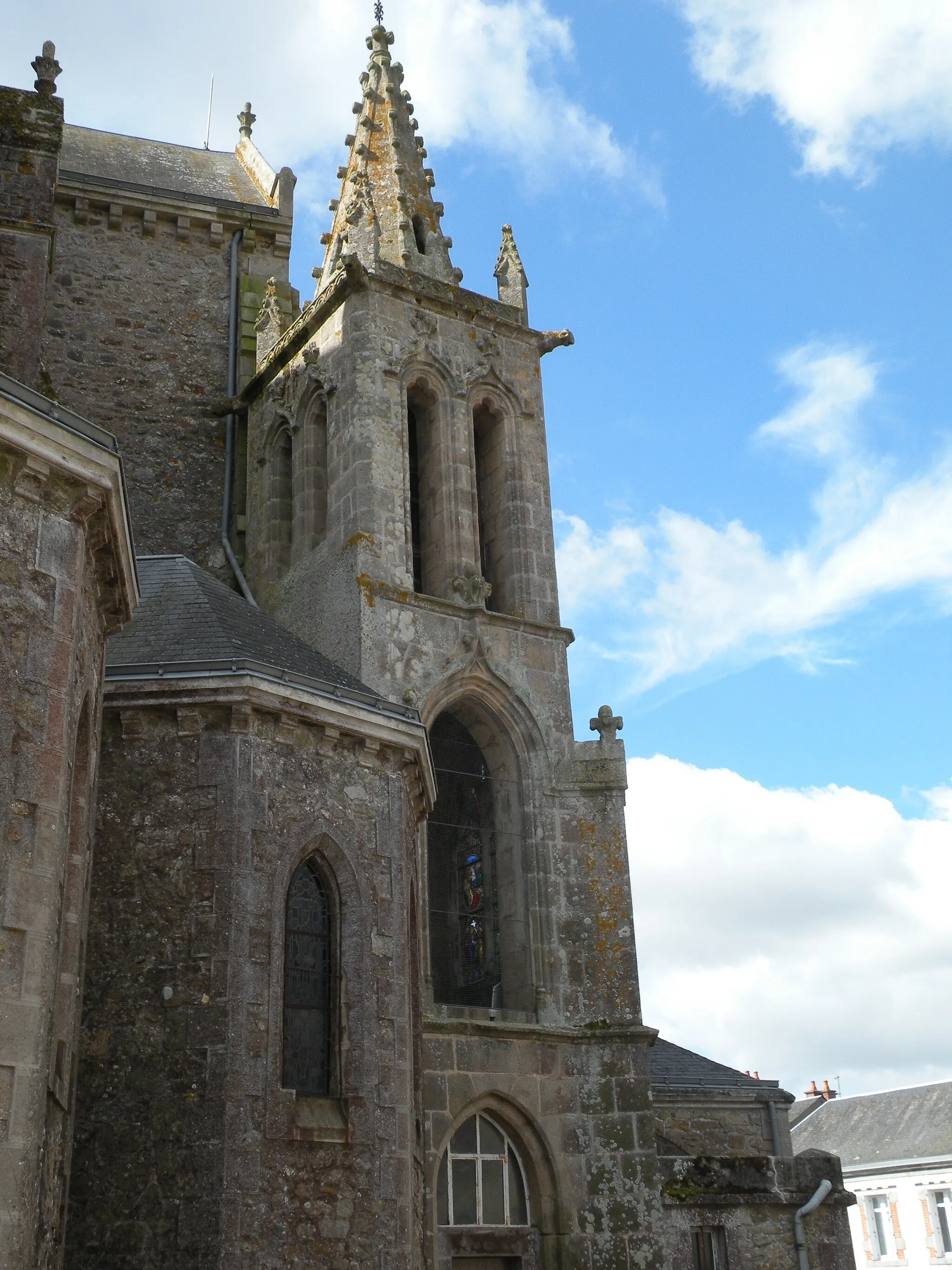 Photo showing: Église Notre-Dame-de-Pitié de La Chapelle-Saint-Laurent