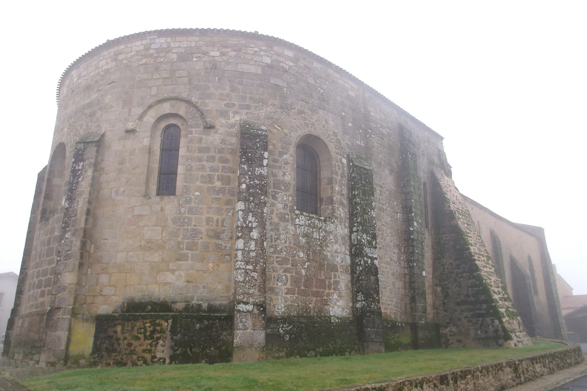 Photo showing: Choir of Saint-Sauveur-de-Givre-en-Mai church in Bressuire.