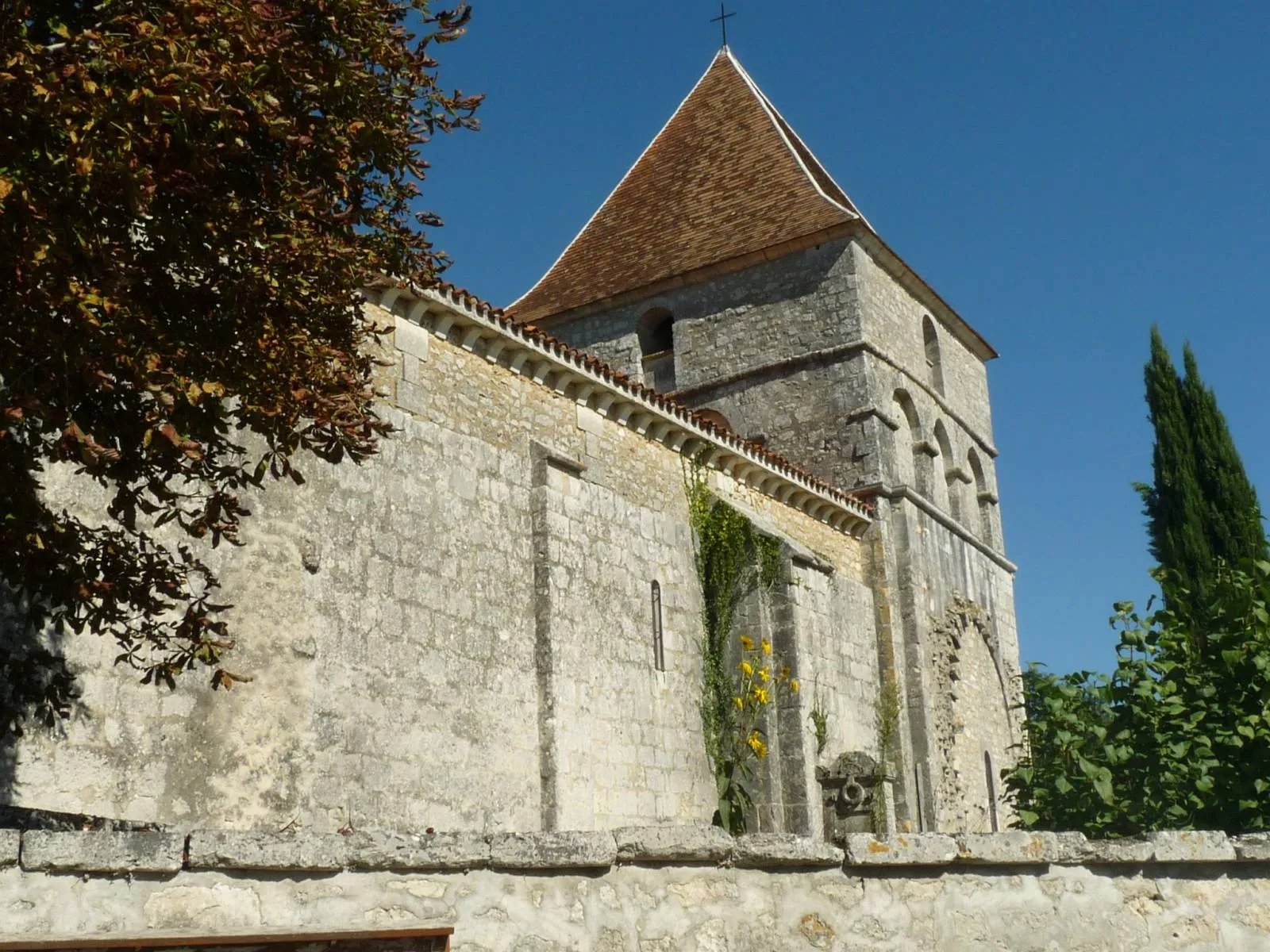 Photo showing: church of Les Graulges, Dordogne, SW France