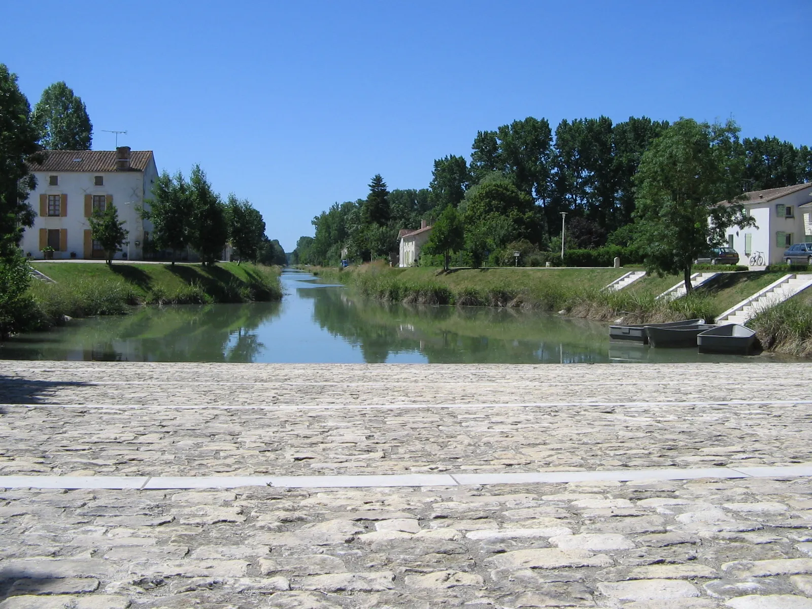 Photo showing: Le port de Courdault en mai 2011