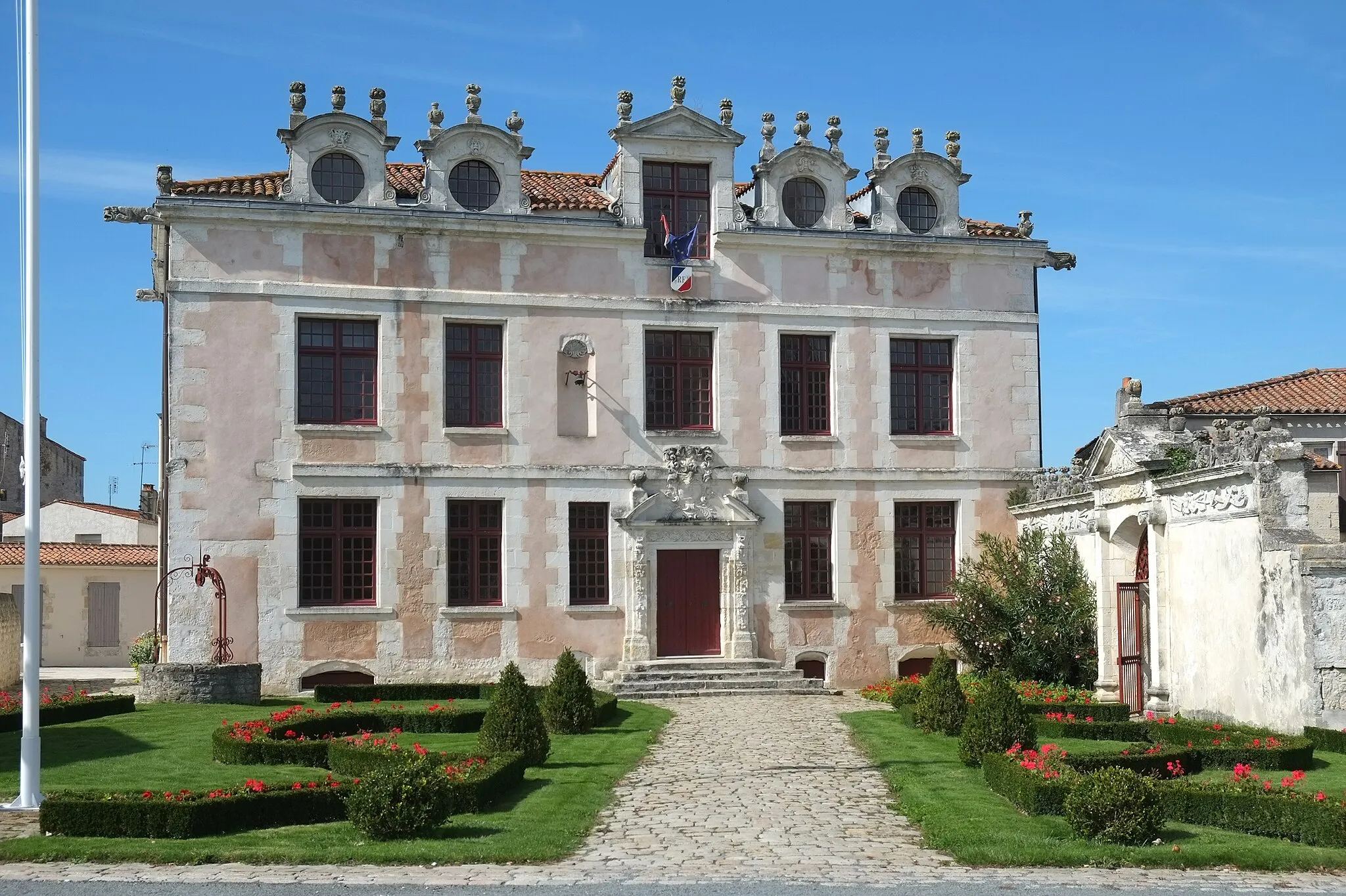 Photo showing: Hôtel des Rohan Soubise Charente-Maritime France
