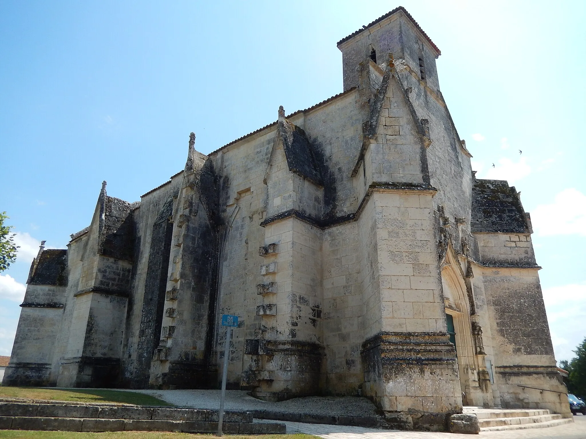 Photo showing: L'église Sainte-Madeleine de Varzay, inscrite à la liste des monuments historiques de France.