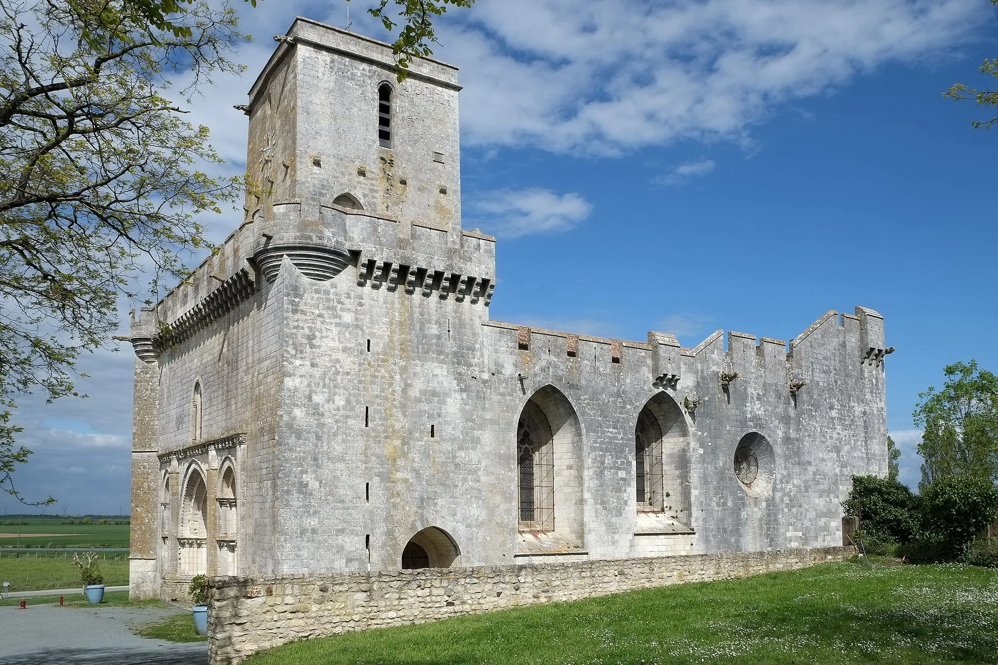 Photo showing: This building is classé au titre des monuments historiques de la France. It is indexed in the base Mérimée, a database of architectural heritage maintained by the French Ministry of Culture, under the reference PA00104683 .