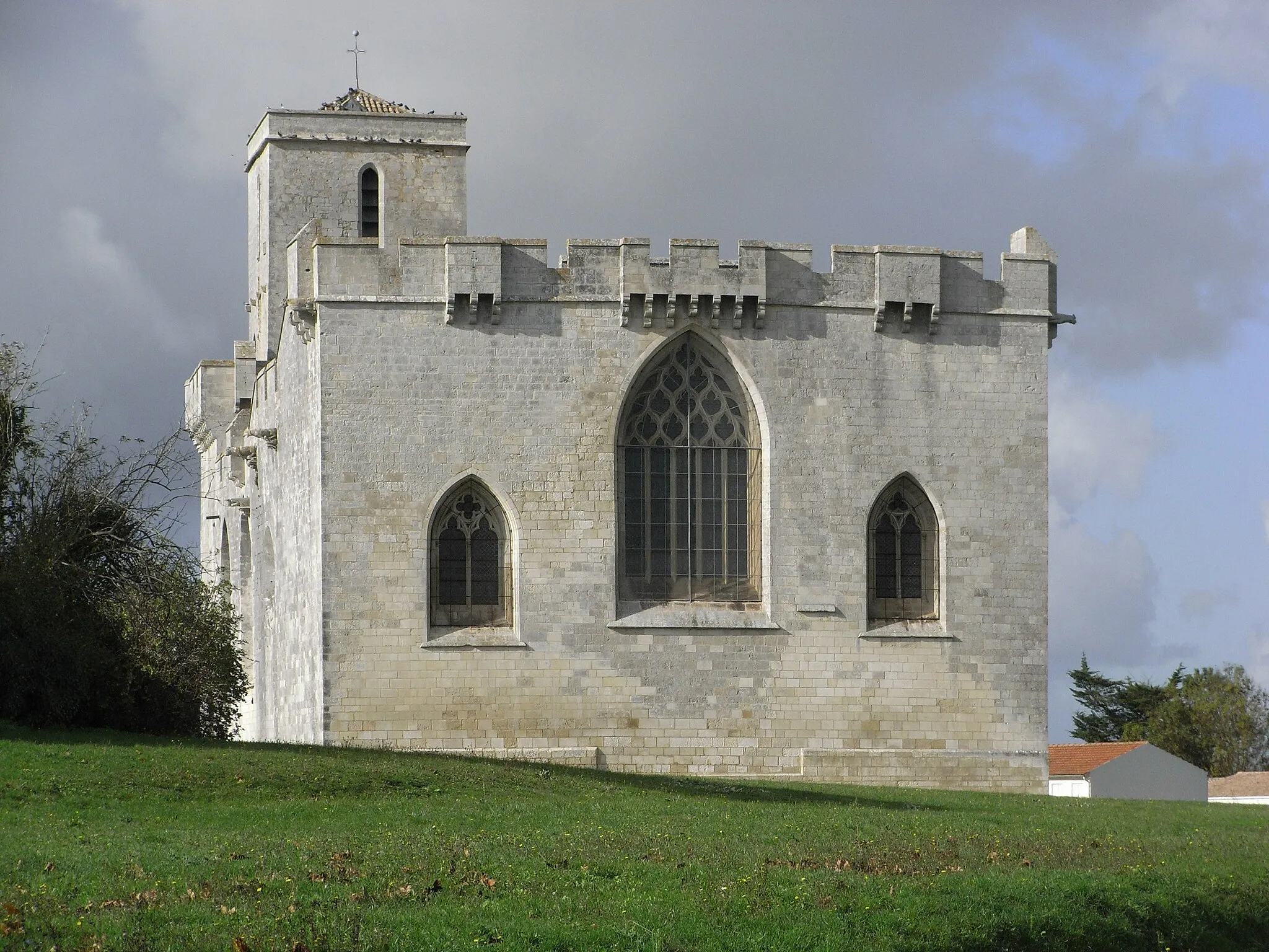 Photo showing: Église Saint-Martin à Esnandes en Charente-maritime (France).