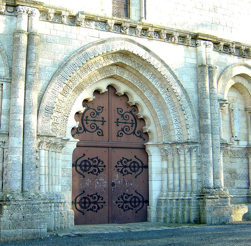 Photo showing: Portail de l'église d'Esnandes