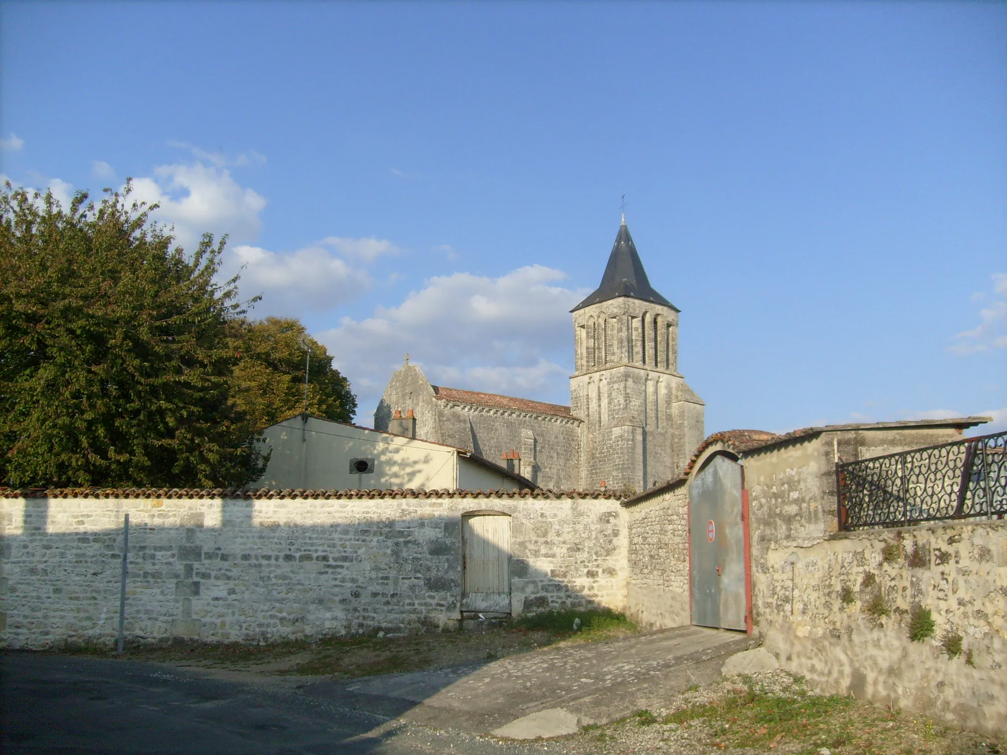 Photo showing: Le centre du village de Bords