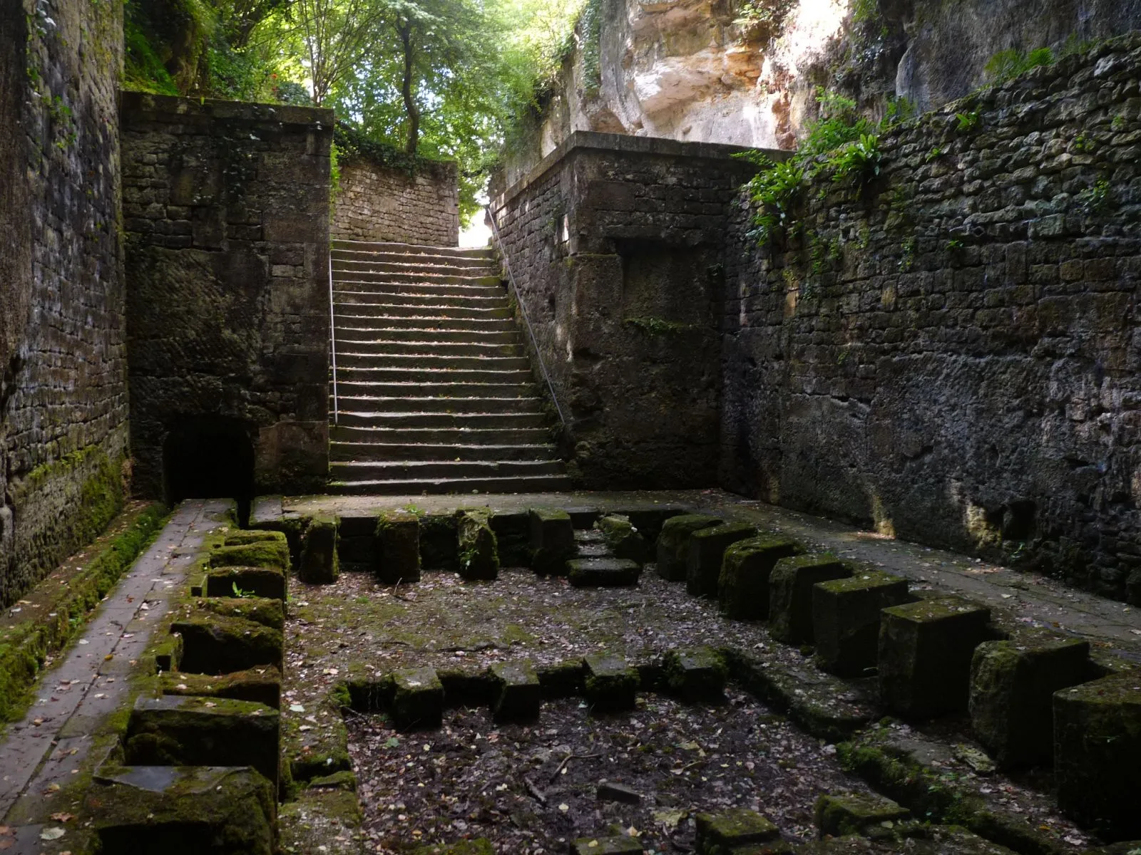 Photo showing: Fountain of Vénérand, Charente-Maritime, SW France