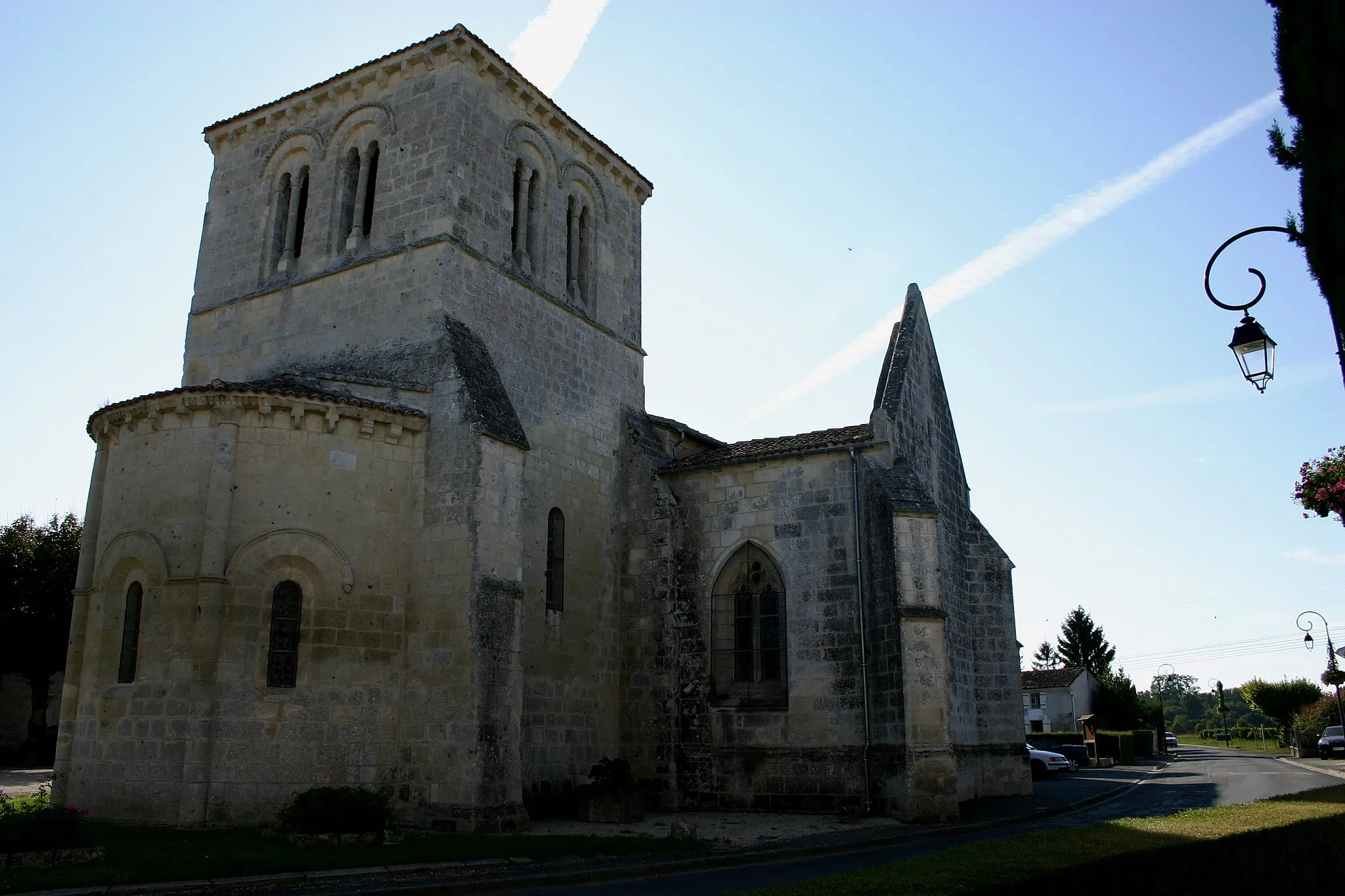 Photo showing: This building is indexed in the base Mérimée, a database of architectural heritage maintained by the French Ministry of Culture, under the reference PA17000058 .