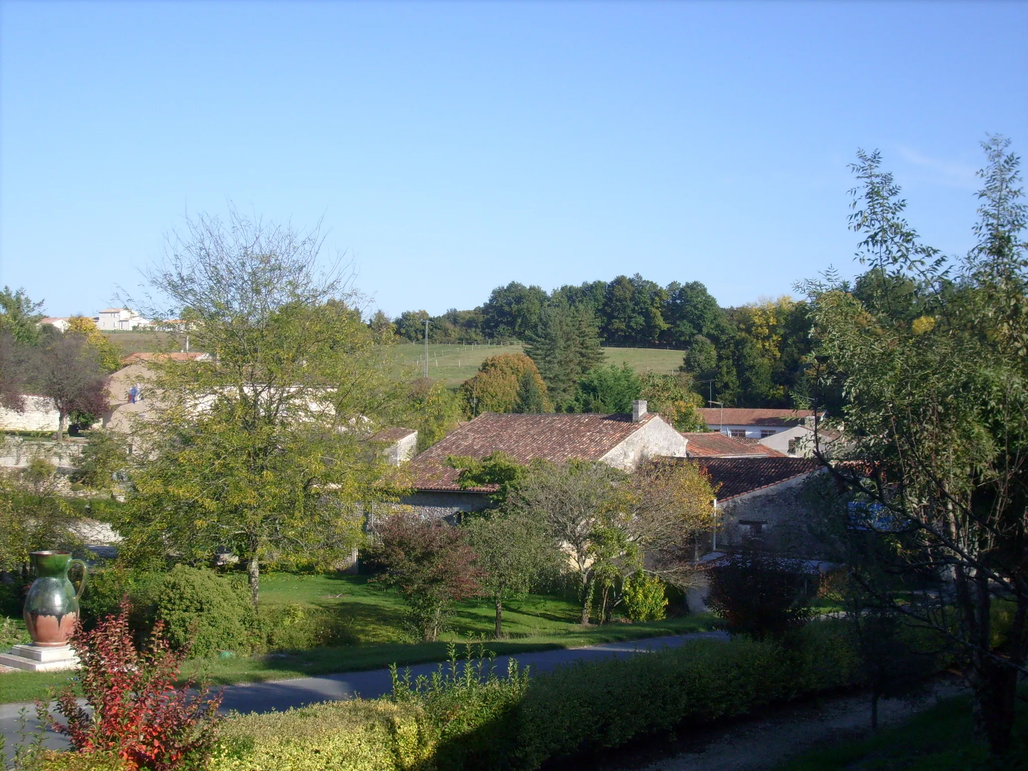 Photo showing: Paysage près de La Chapelle des Pots