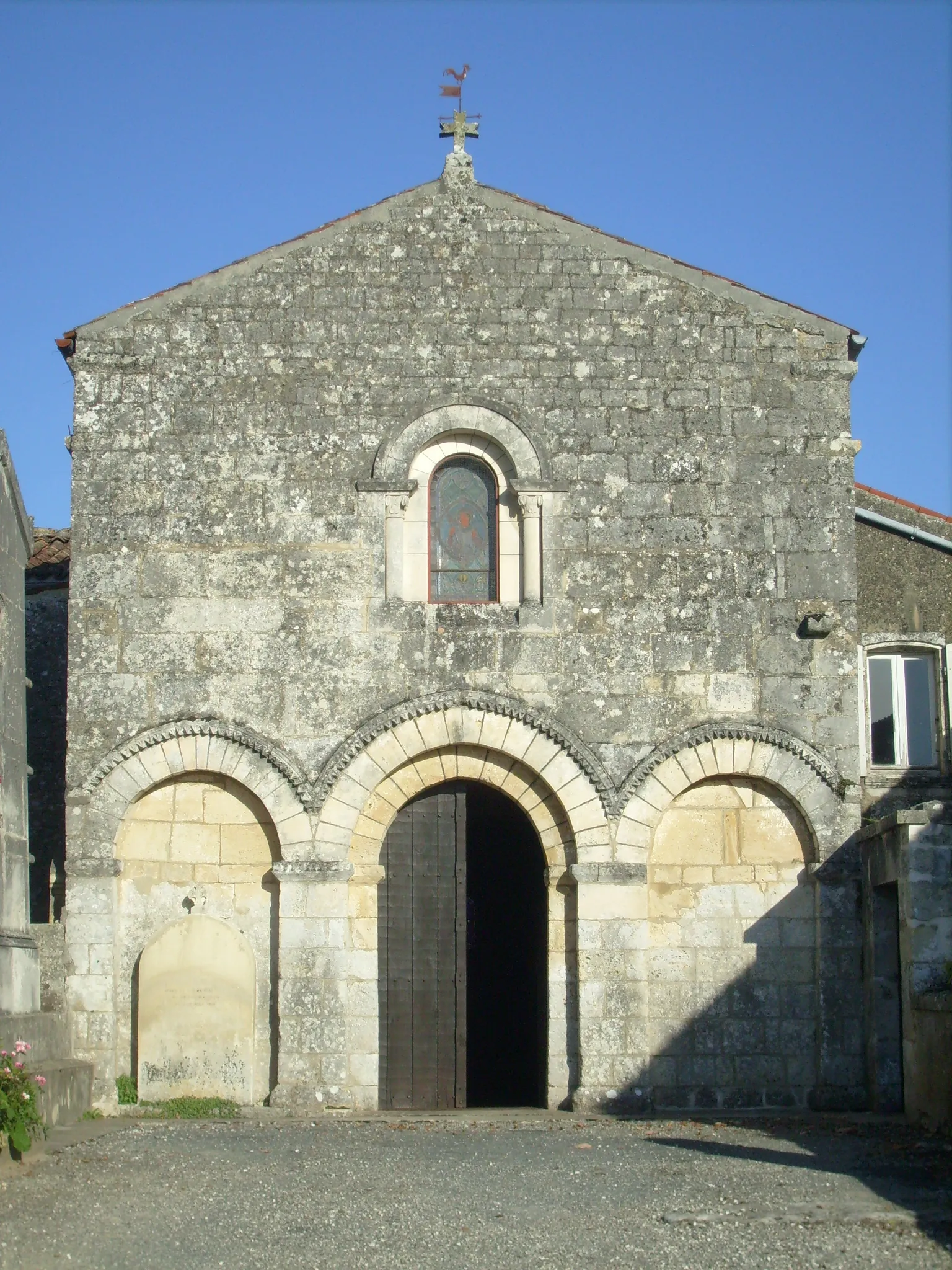 Photo showing: La façade de l'église