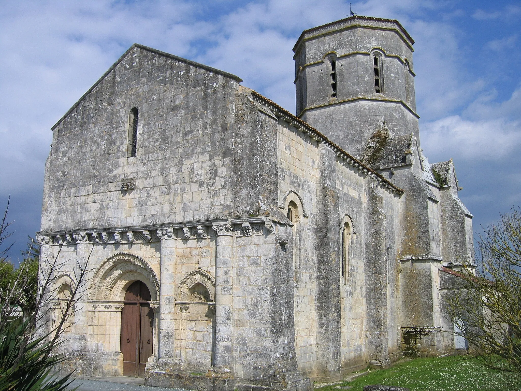 Photo showing: L'église romane de Rétaud