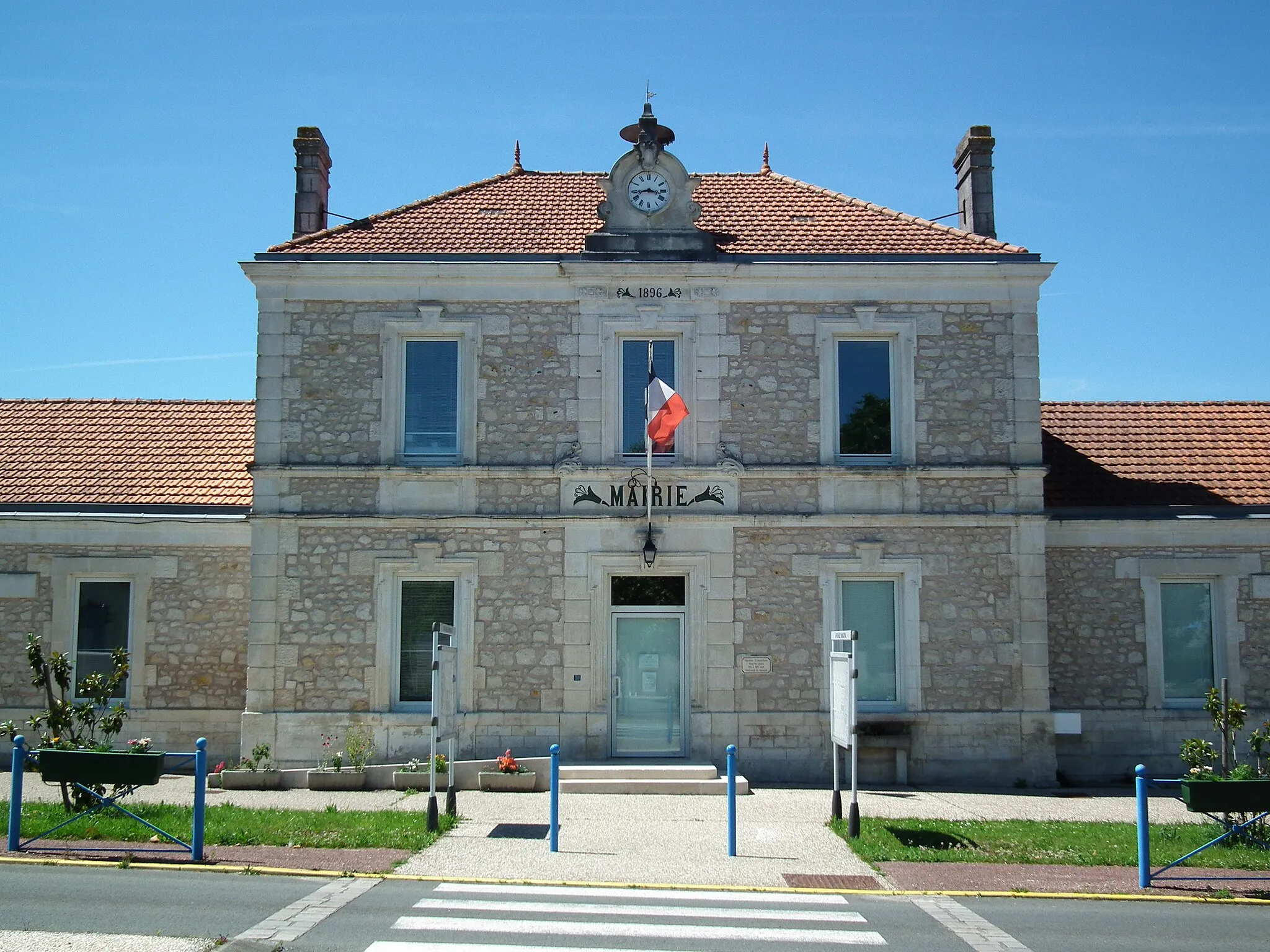 Photo showing: La mairie de Chaillevette
