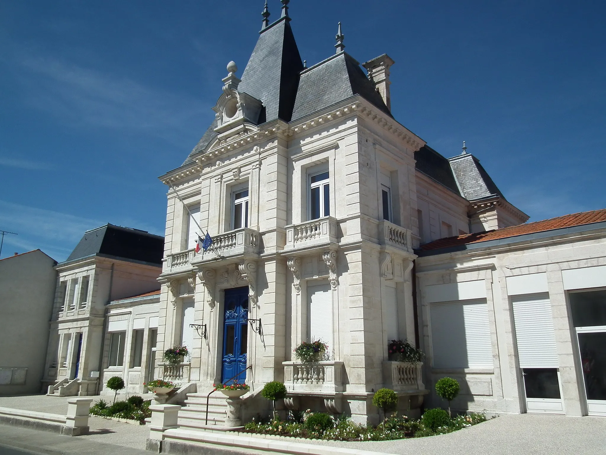 Photo showing: Hôtel de ville d'Etaules