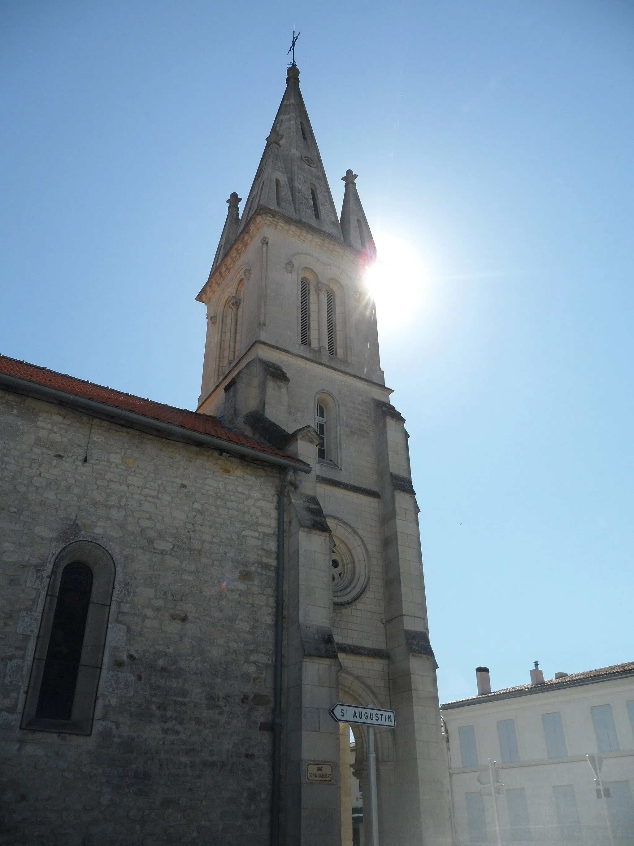 Photo showing: clocher de l'église des mathes