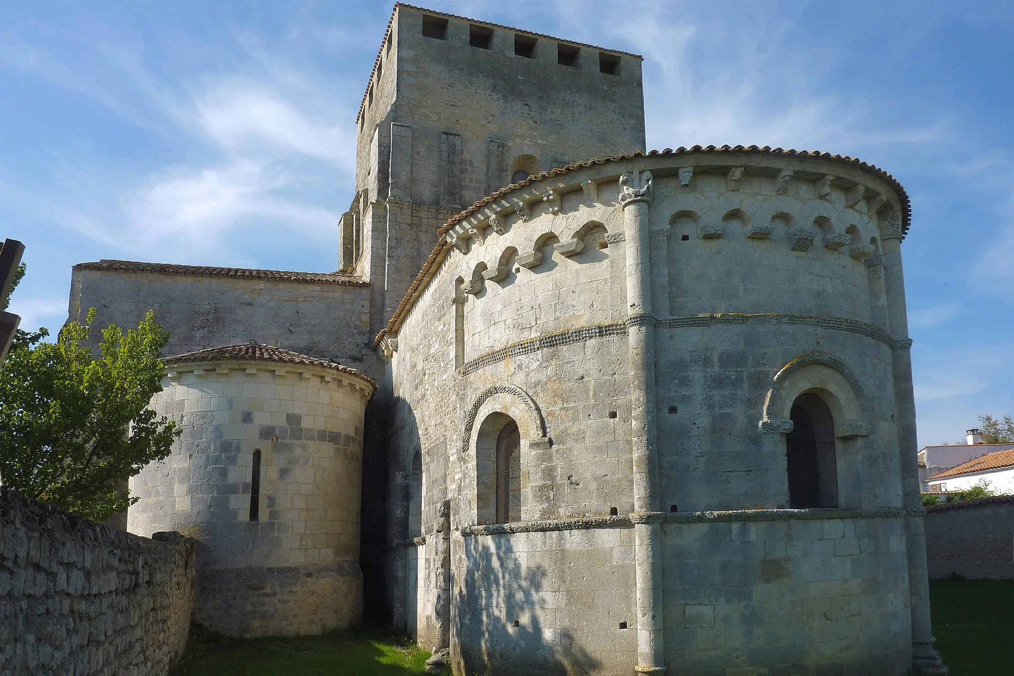 Photo showing: This building is inscrit au titre des monuments historiques de la France. It is indexed in the base Mérimée, a database of architectural heritage maintained by the French Ministry of Culture, under the reference PA00104817 .