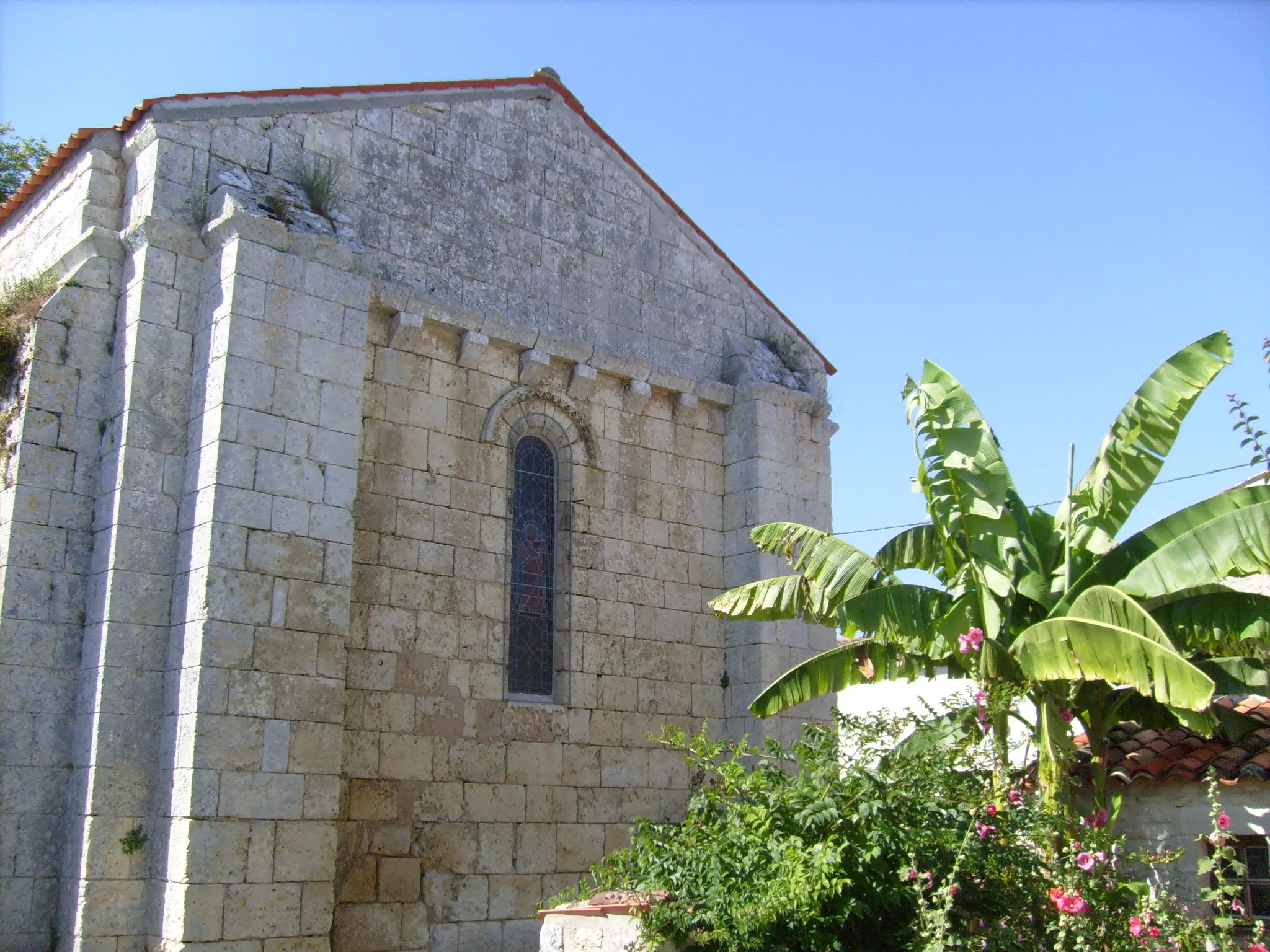 Photo showing: Chevet de l'église de Dercie ( Le Gua )