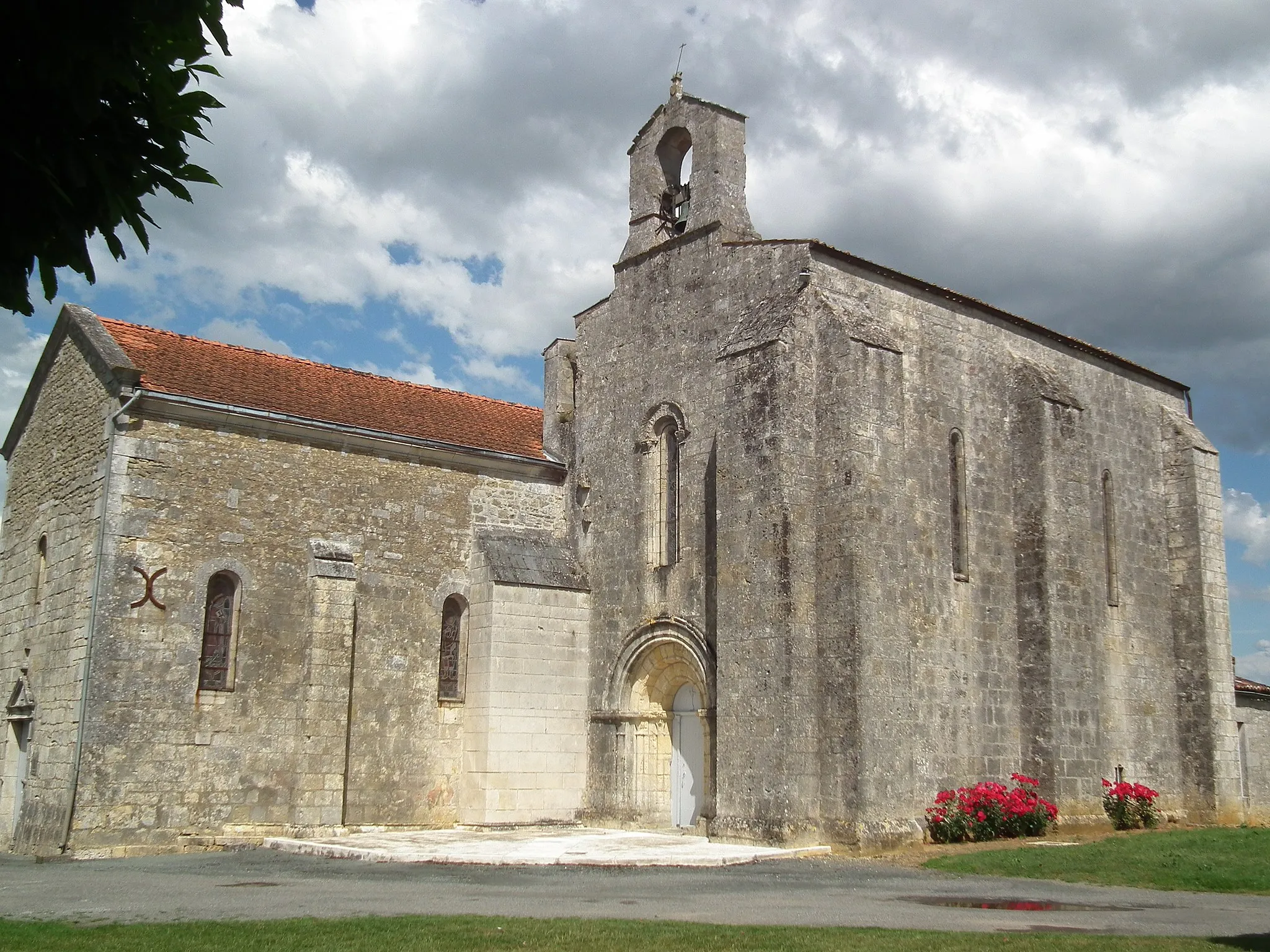 Photo showing: L'église de Saint-André-de-Lidon