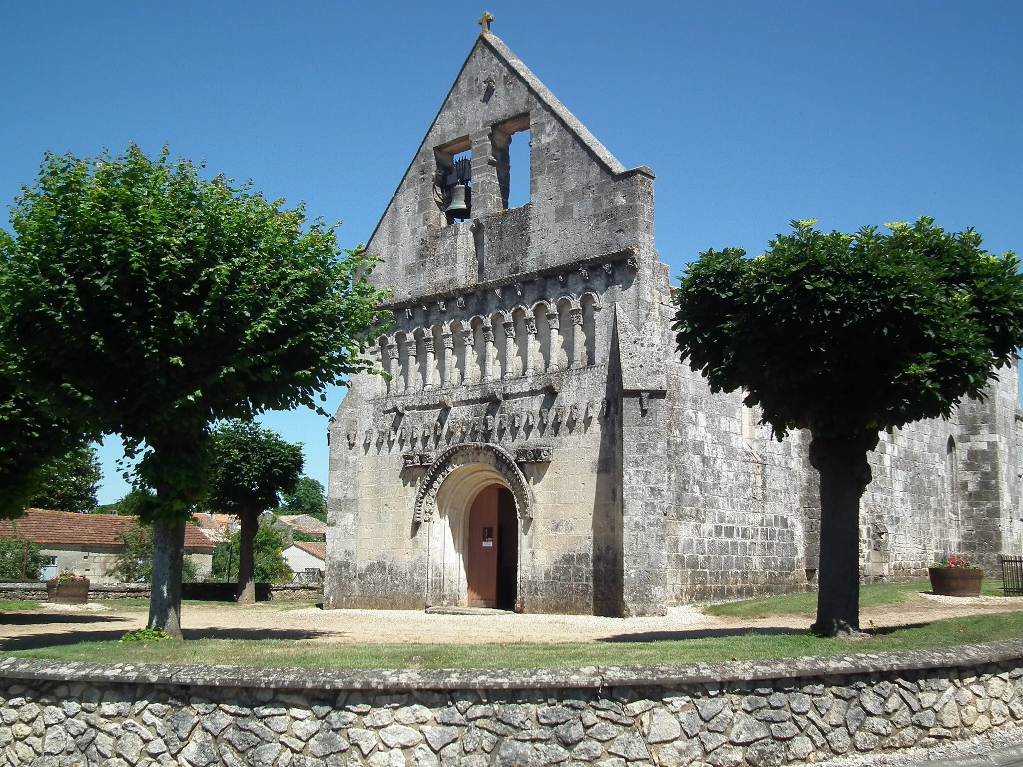 Photo showing: L'église romane de Saint-Quantin-de-Rançanne