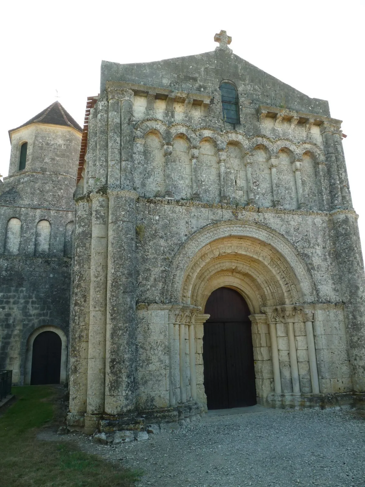 Photo showing: église de Saint-Simon-de-Pellouaille (17), France