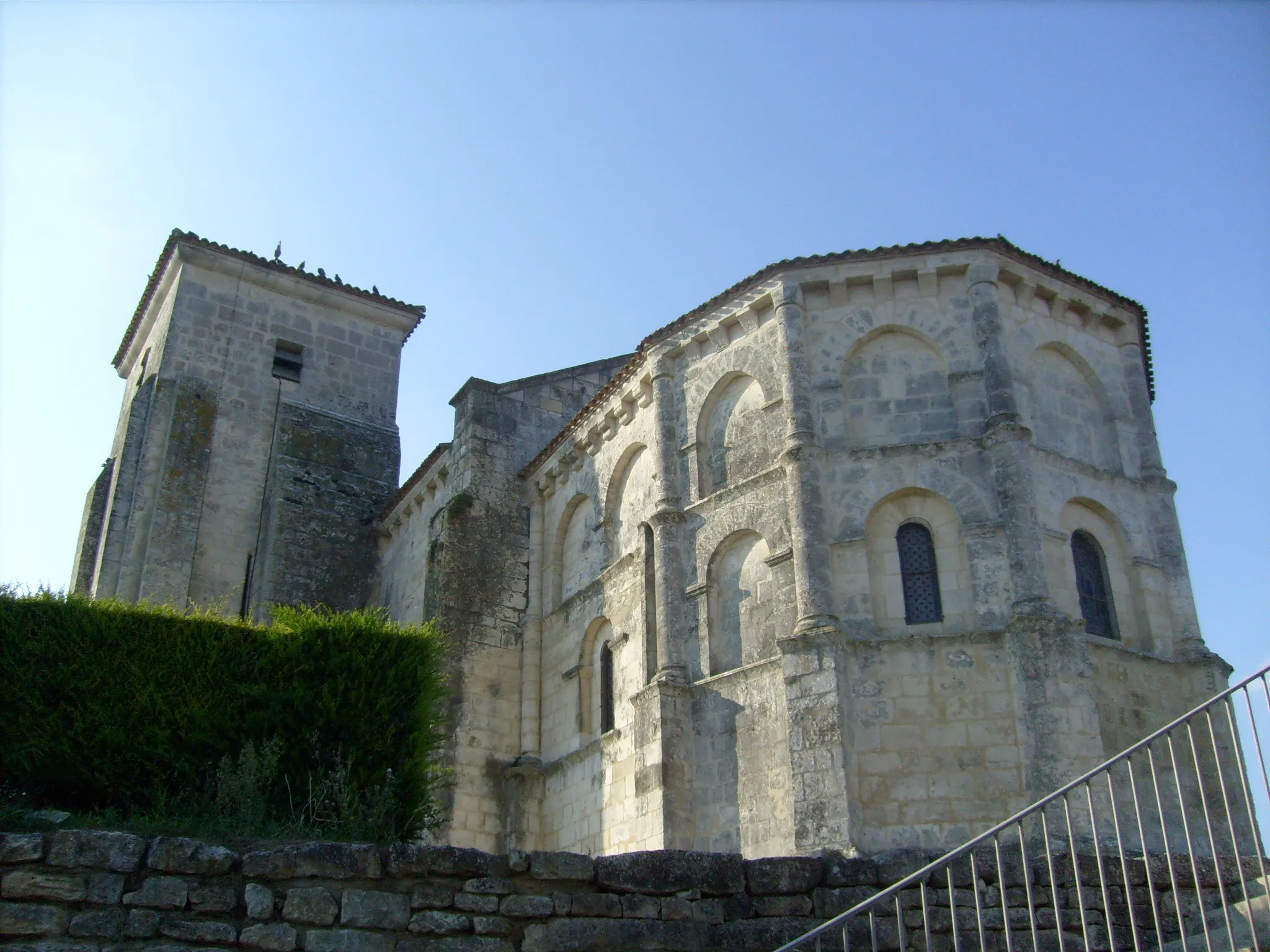 Photo showing: Chevet de l'église de Beurlay