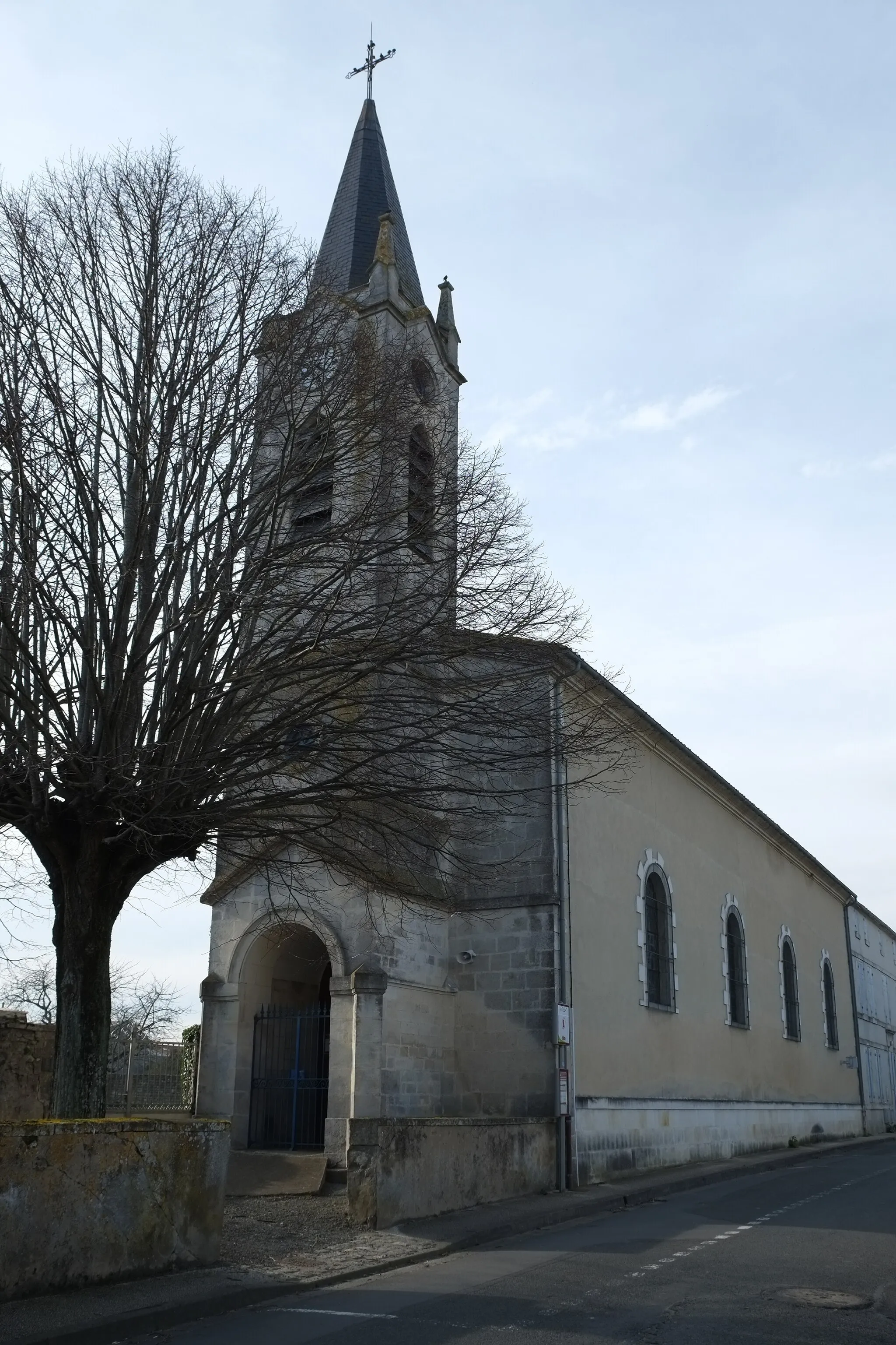 Photo showing: Eglise Saint-Pierre Breuil-Magné Charente Maritime France