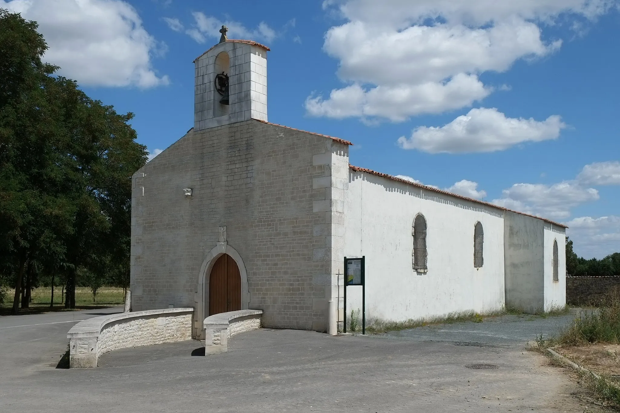 Photo showing: Église Sainte-Marie-Madeleine Ferrières Charente-Maritime France