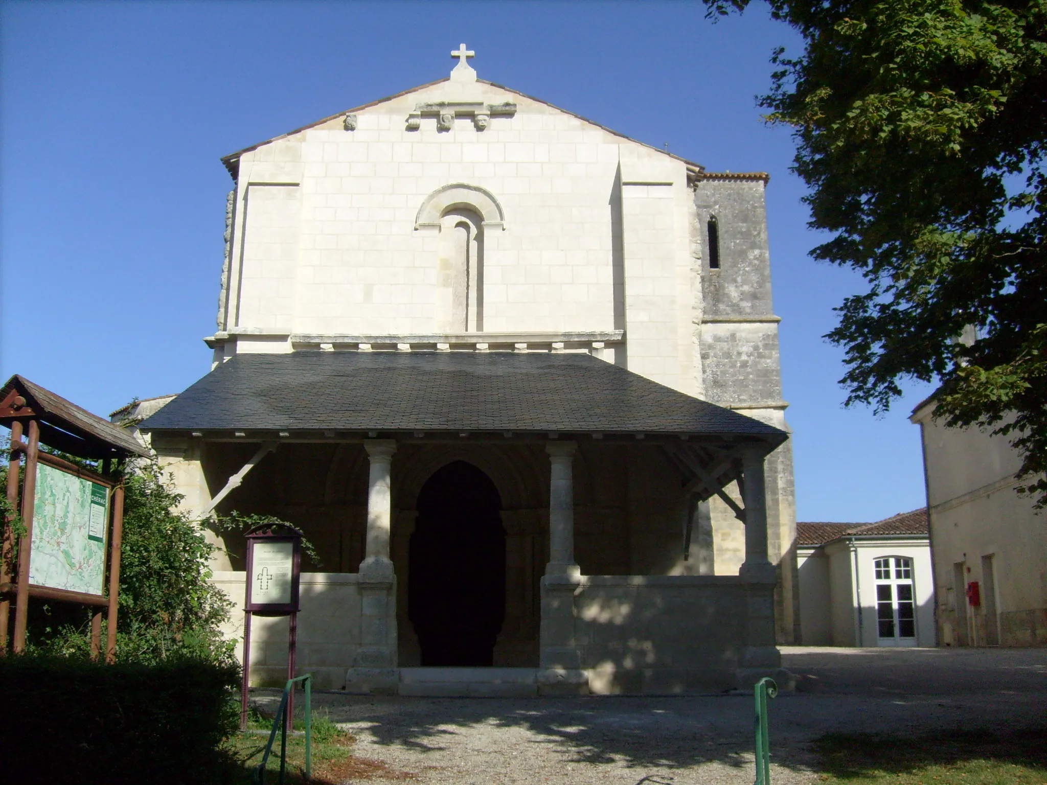 Photo showing: Façade de l'église de Chérac (Charente-Maritime)
