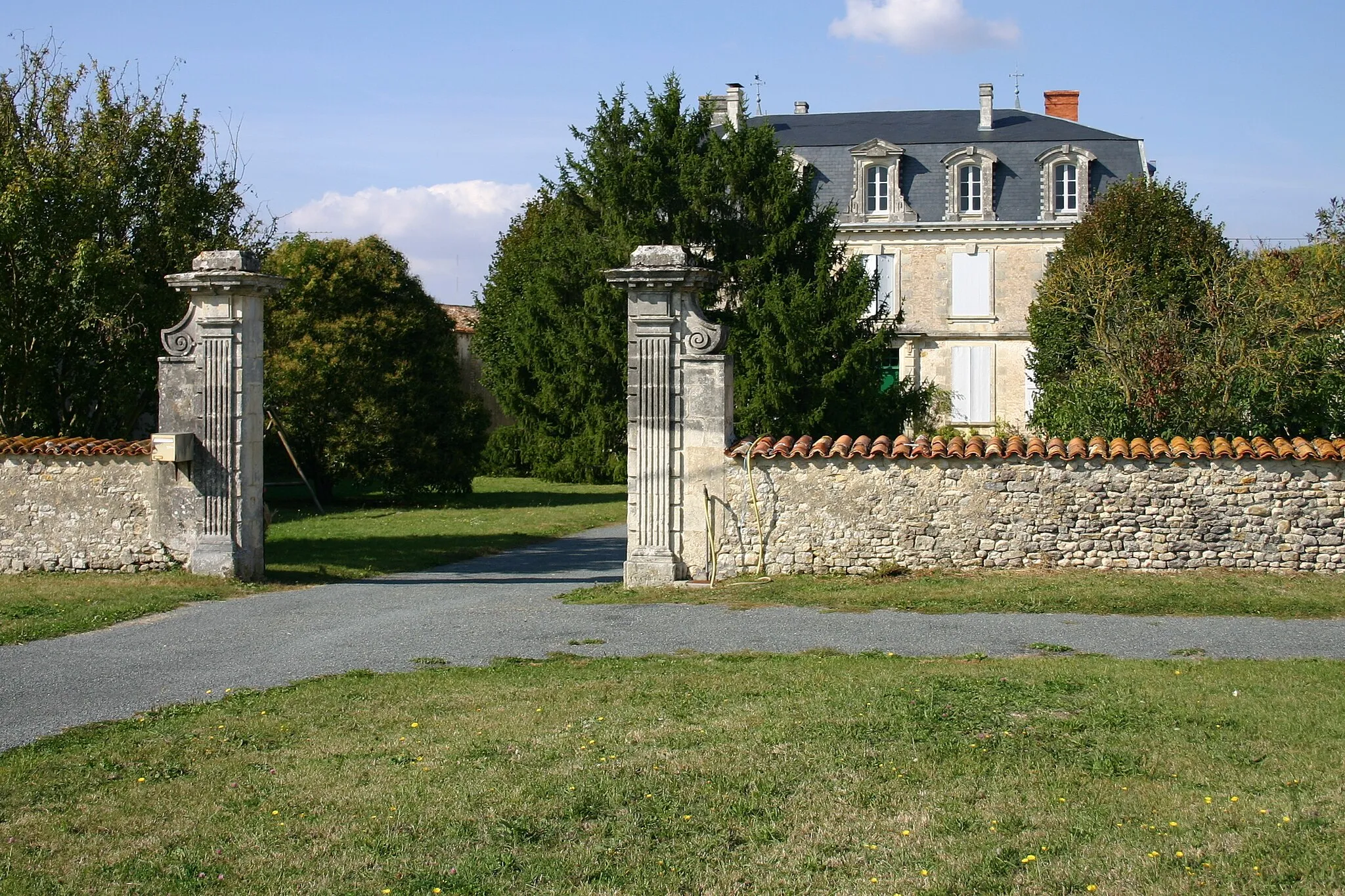 Photo showing: Maison à Chantemerle-sur-la-Soie