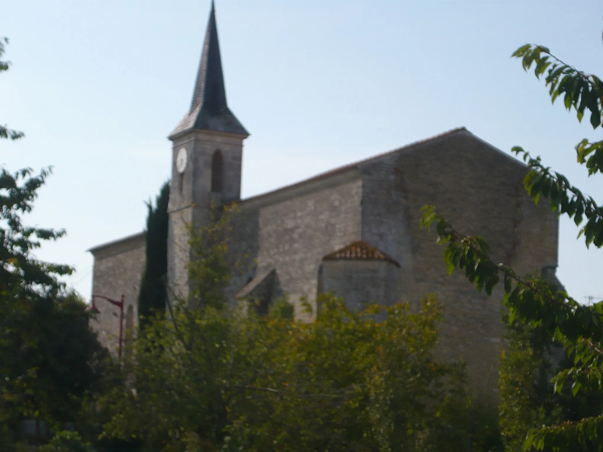 Photo showing: Eglise Saint de Migré, vue depuis la rivière