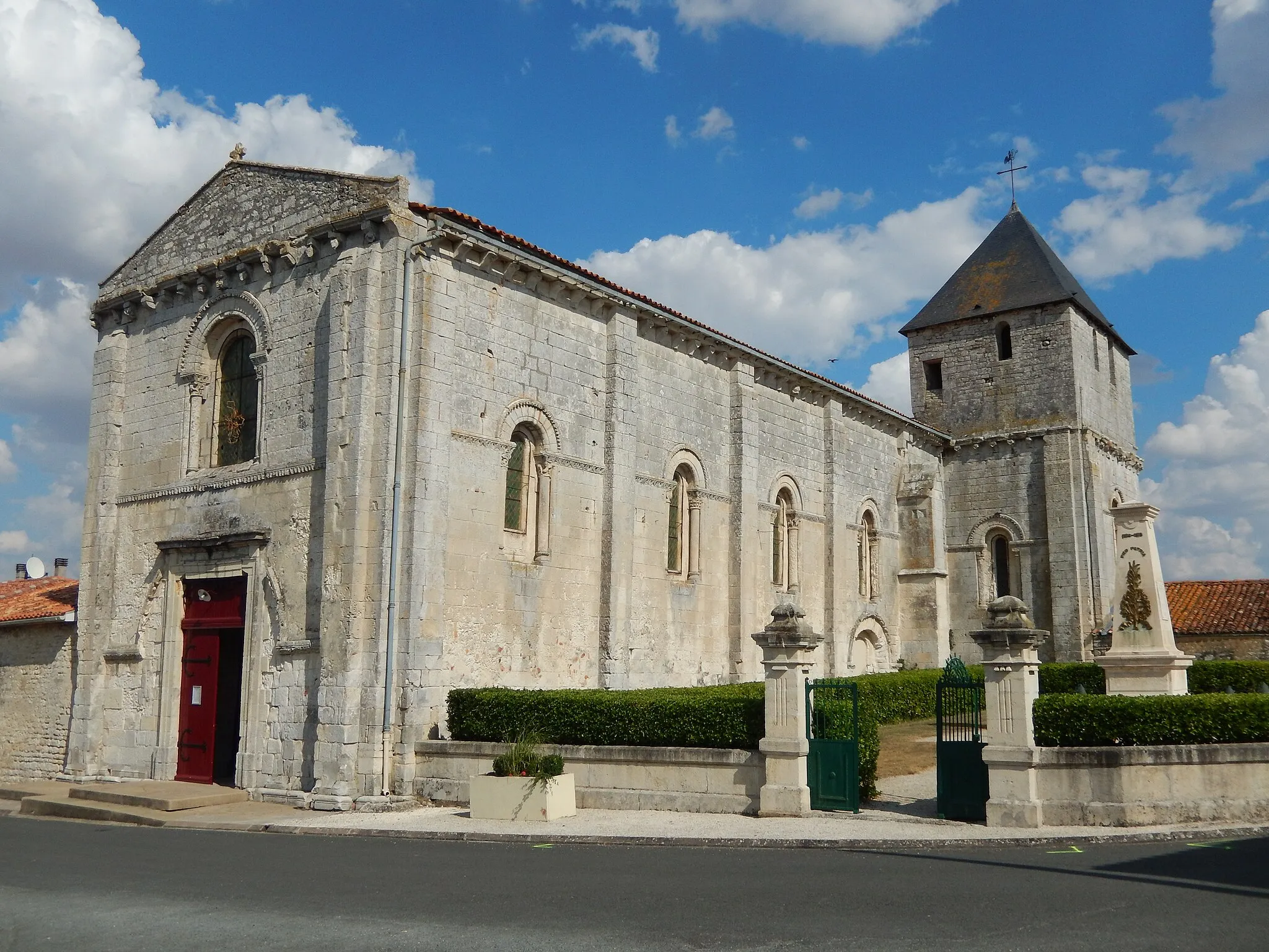 Photo showing: L'église Saint-Vincent de Fontenet.