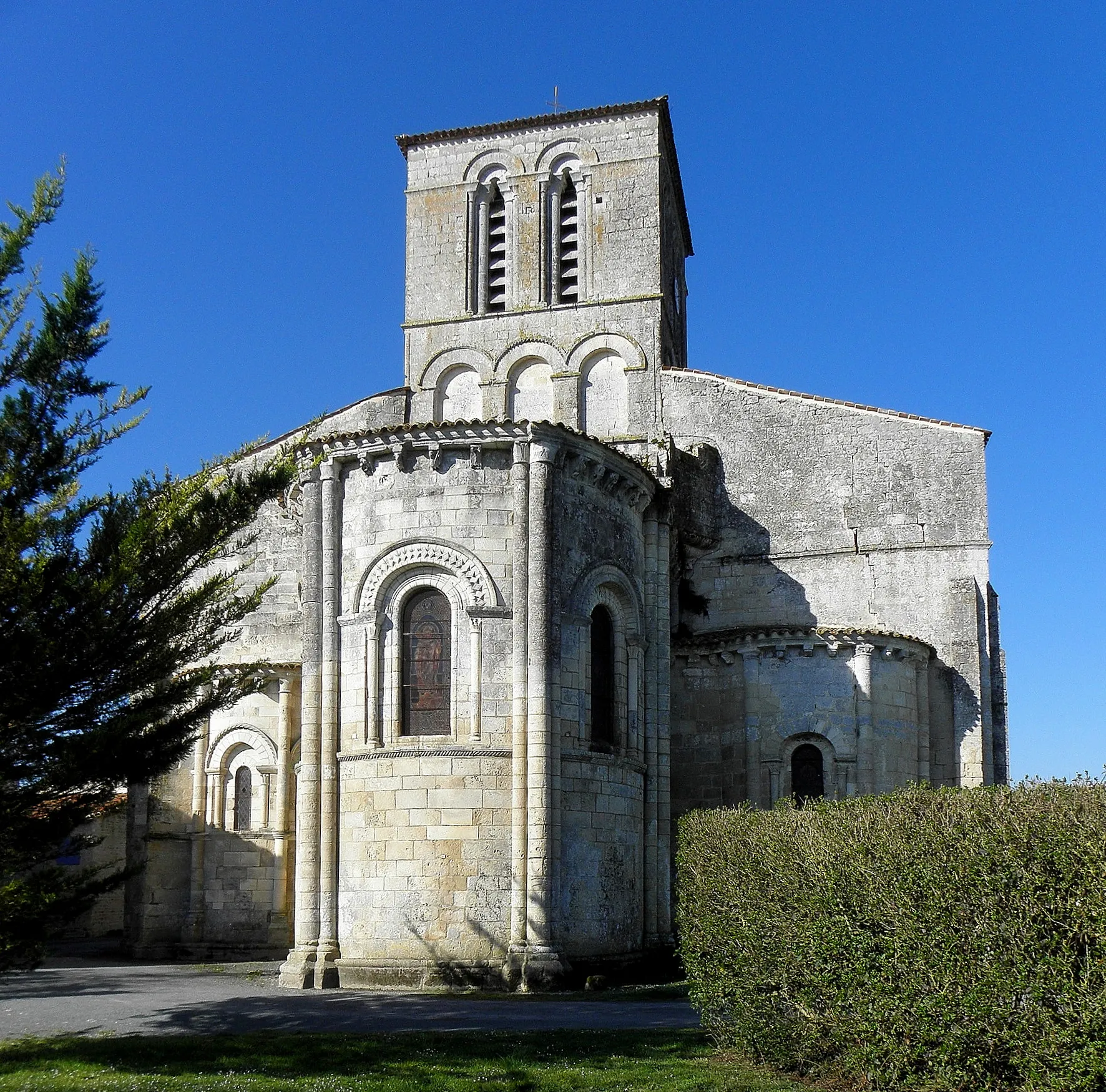 Photo showing: Église Saint-Germain de Varaize (17). Chavet.