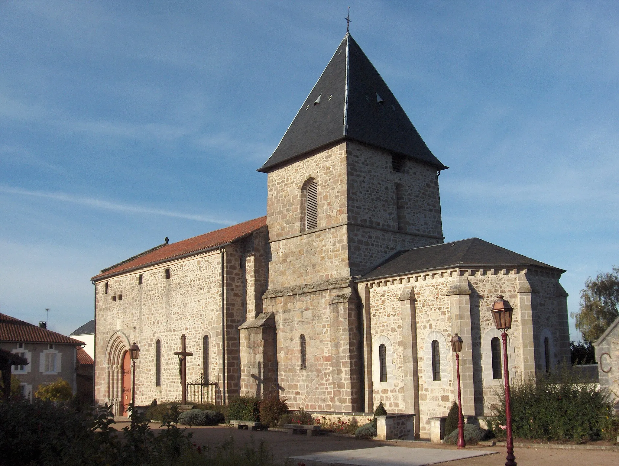 Photo showing: Church of Etagnac - Charente - France - Europe