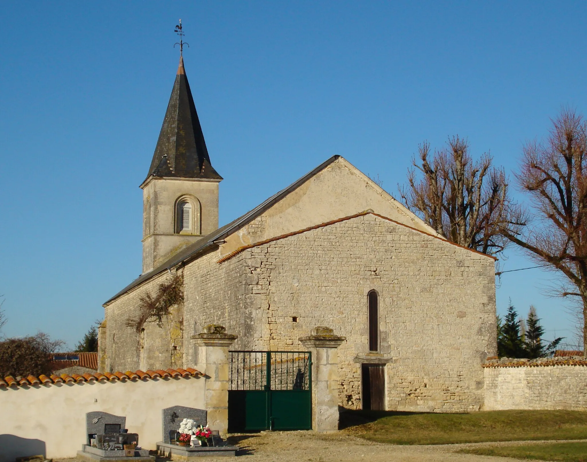 Photo showing: L'église de Saleignes en Charente-Maritime