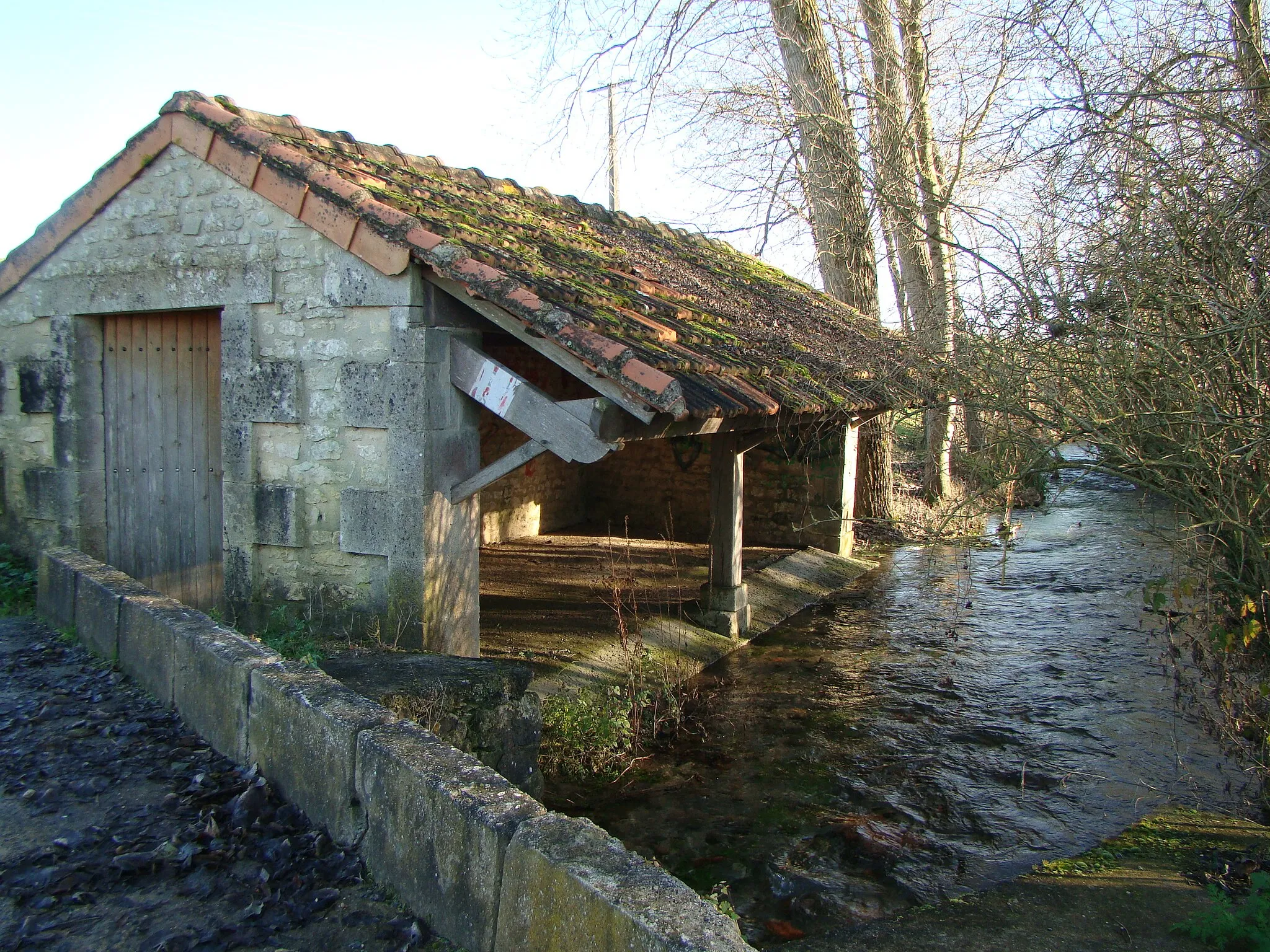 Photo showing: Le lavoir de La Jallet à Saint Denis du Pin en Charente Maritime