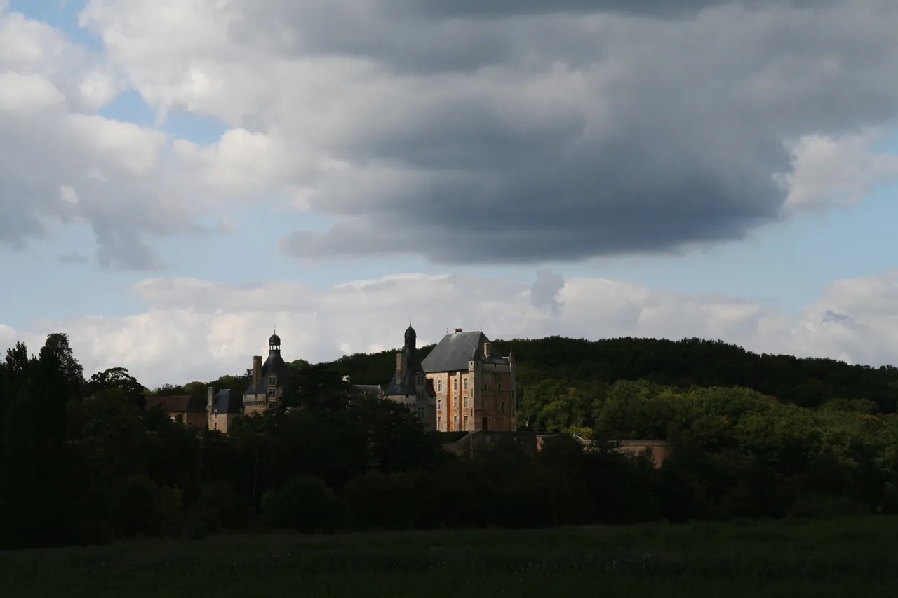 Photo showing: Chateau Touffou