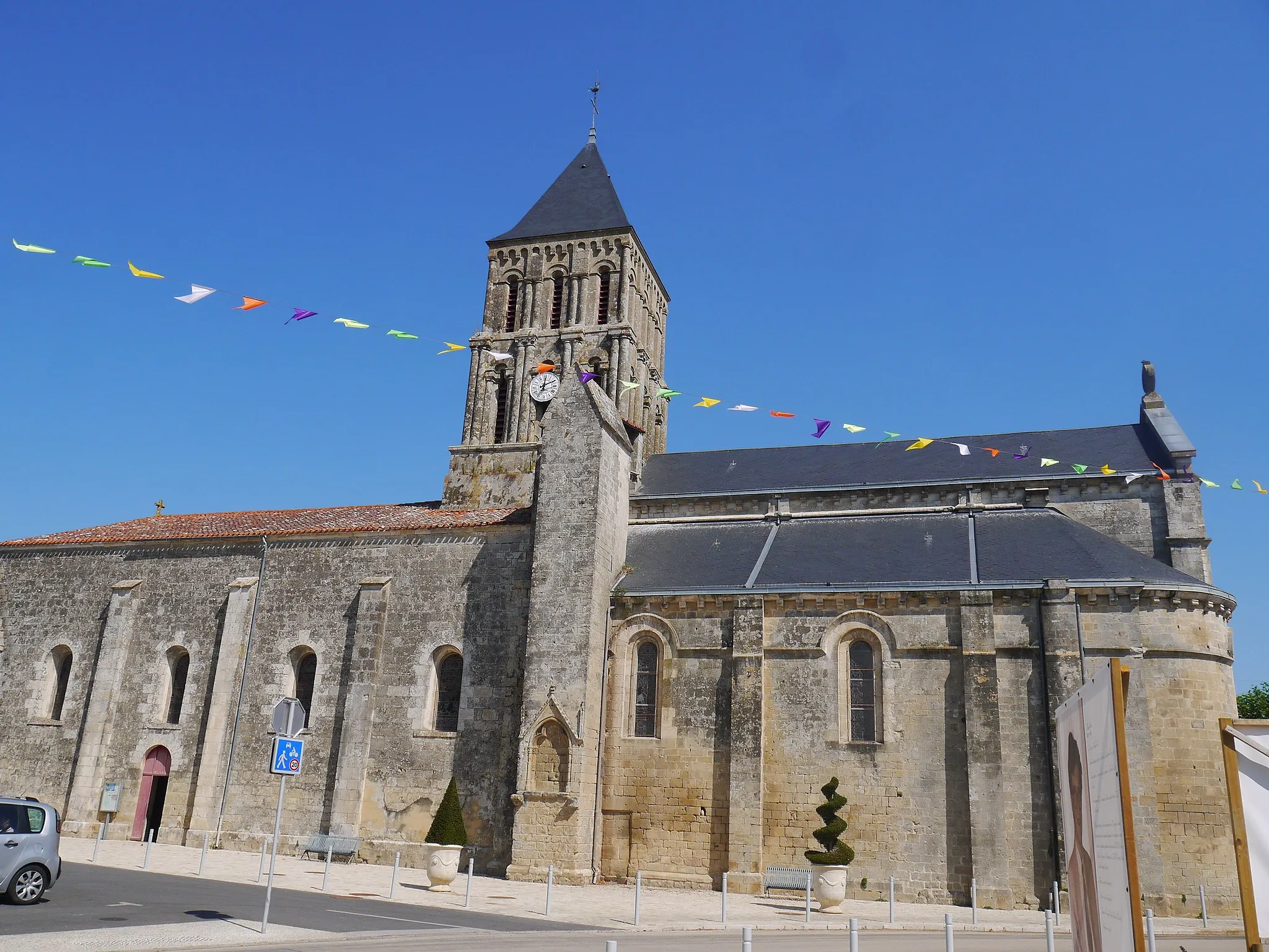 Photo showing: L'église Saint-Hilaire.