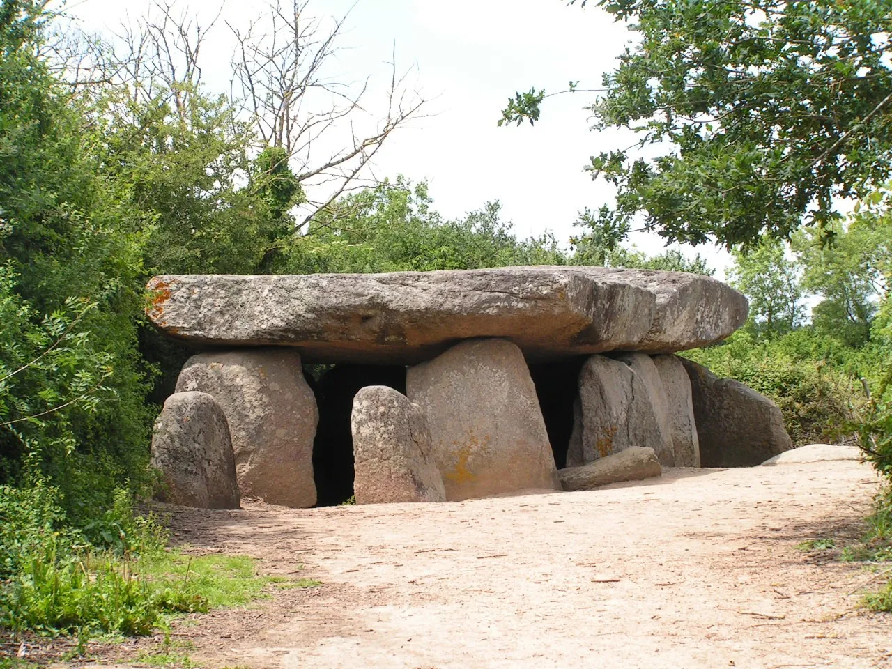 Photo showing: Le dolmen de la Frébouchère