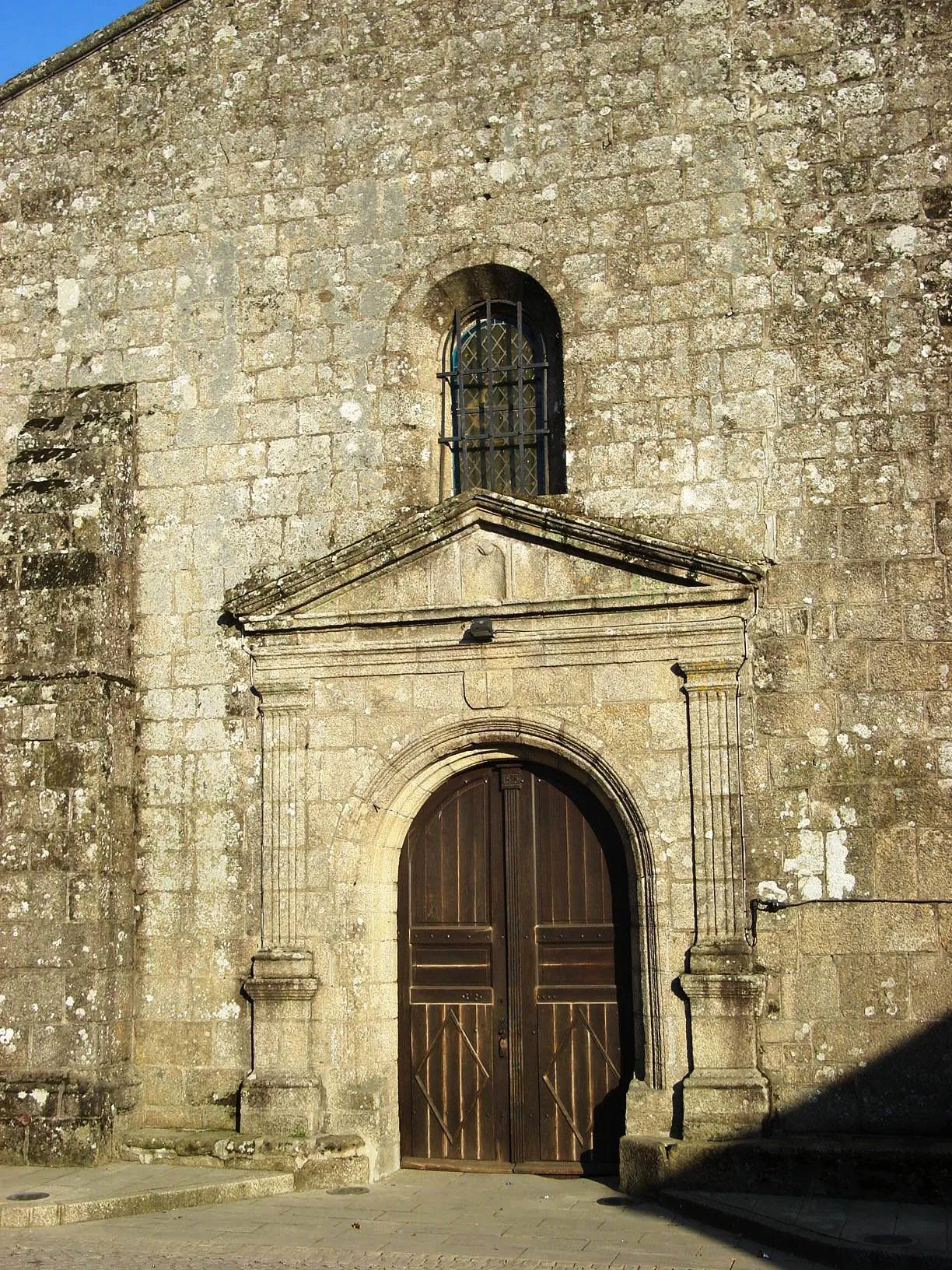 Photo showing: This building is indexed in the base Mérimée, a database of architectural heritage maintained by the French Ministry of Culture, under the reference PA00110090 .