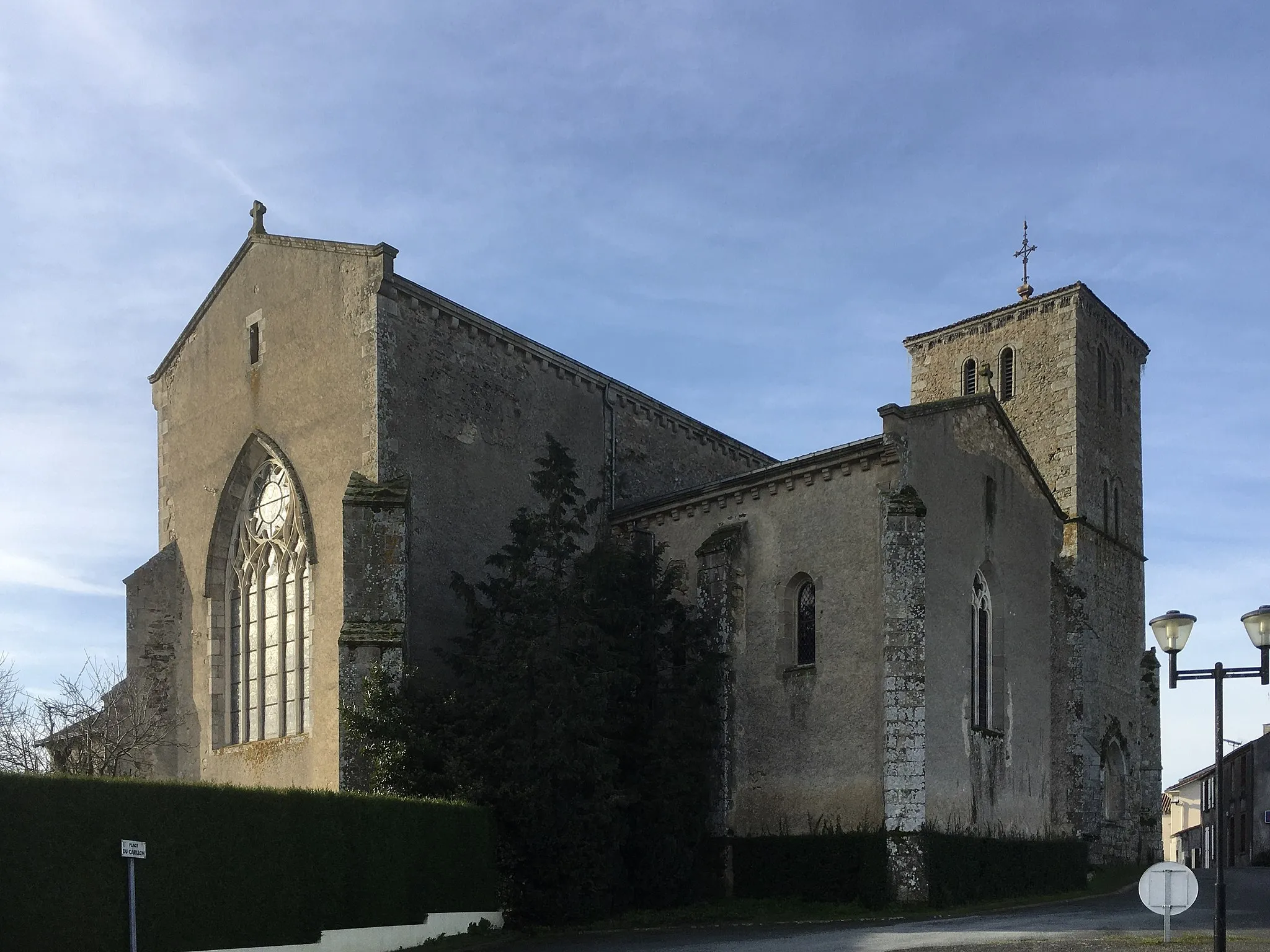 Photo showing: l'église vue du parking