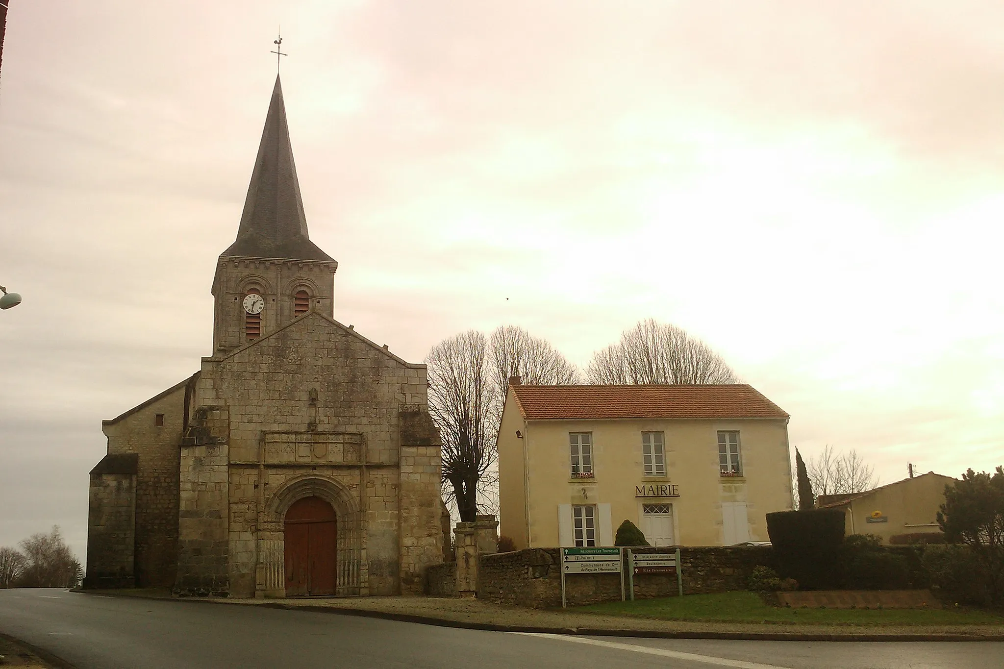 Photo showing: fr:Église Saint-Rémi de Pouillé