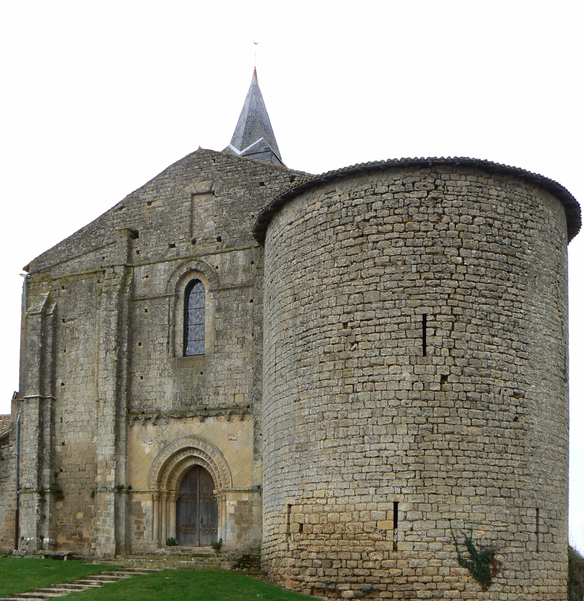 Photo showing: Château-Larcher église.