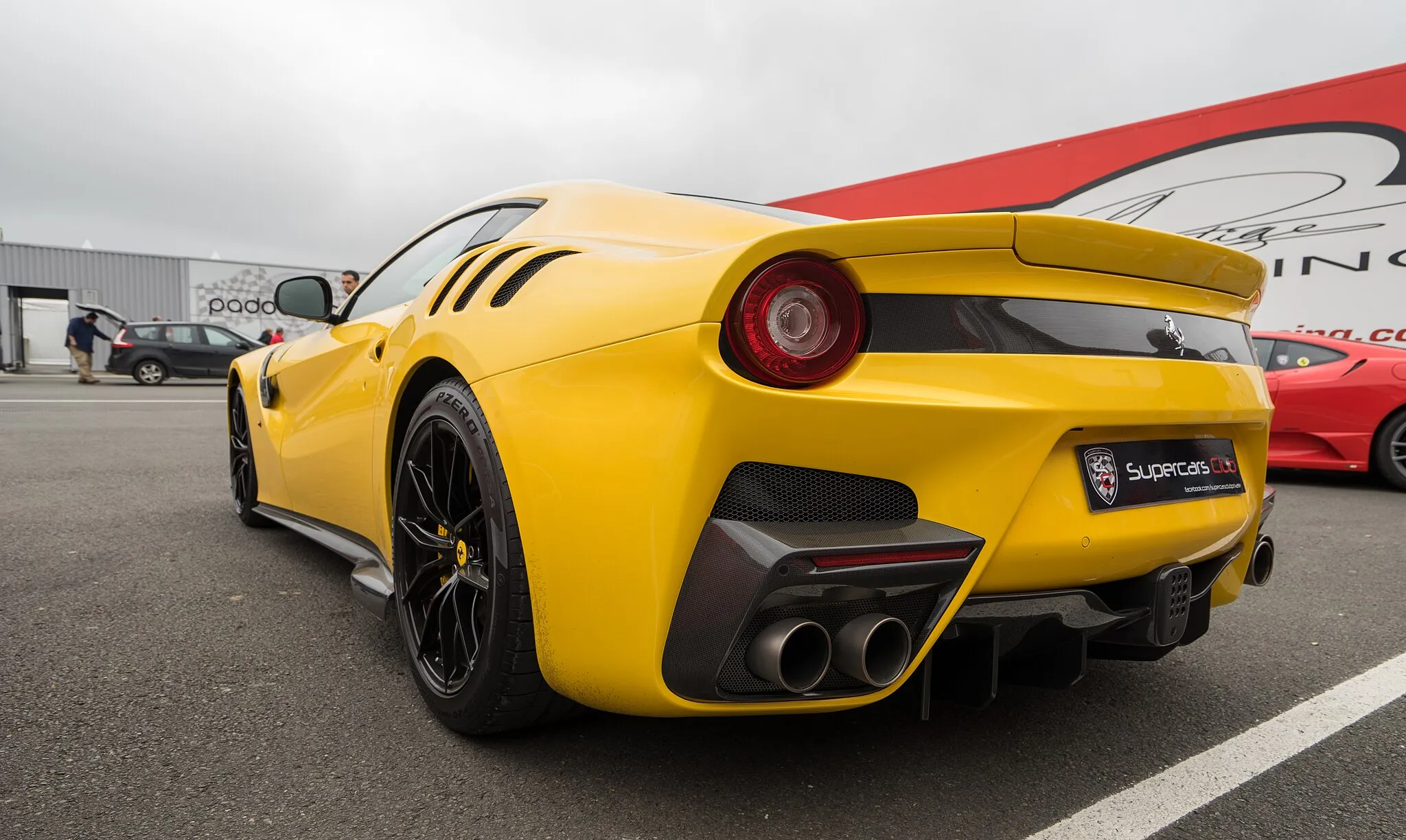 Photo showing: Ferrari F12 Tour de France