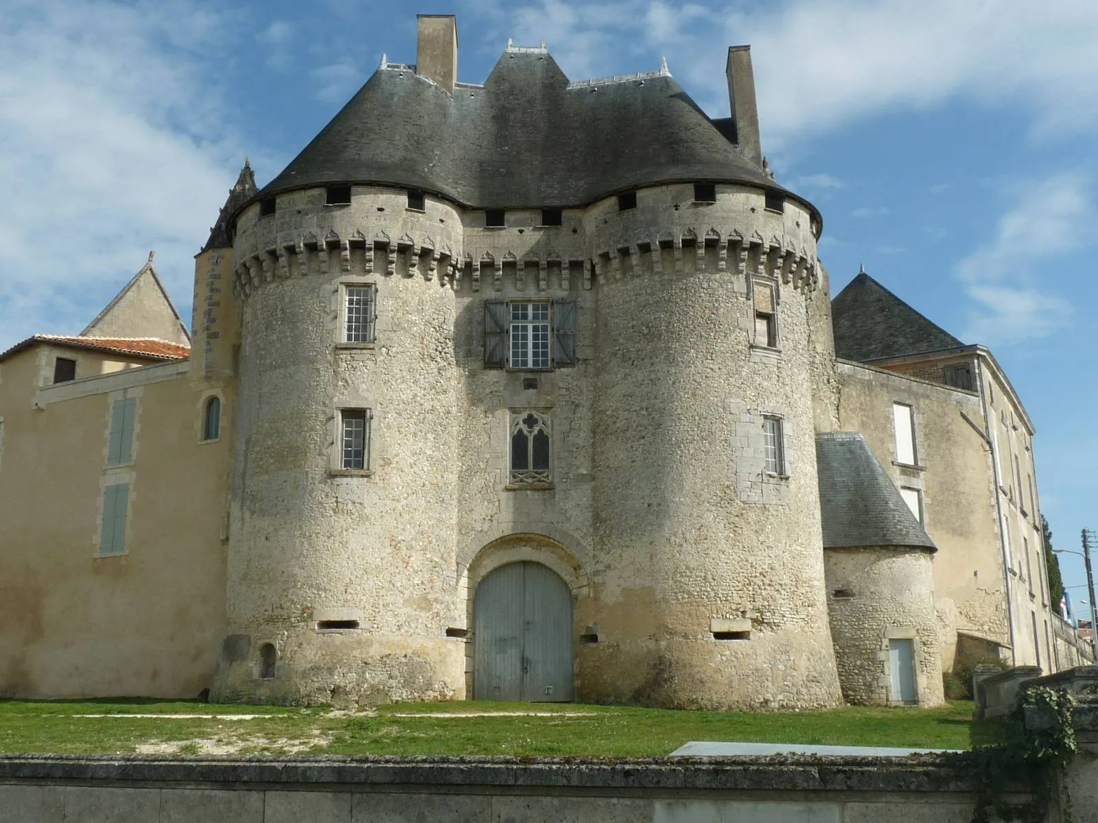 Photo showing: castle of Barbezieux, Charente, SW France