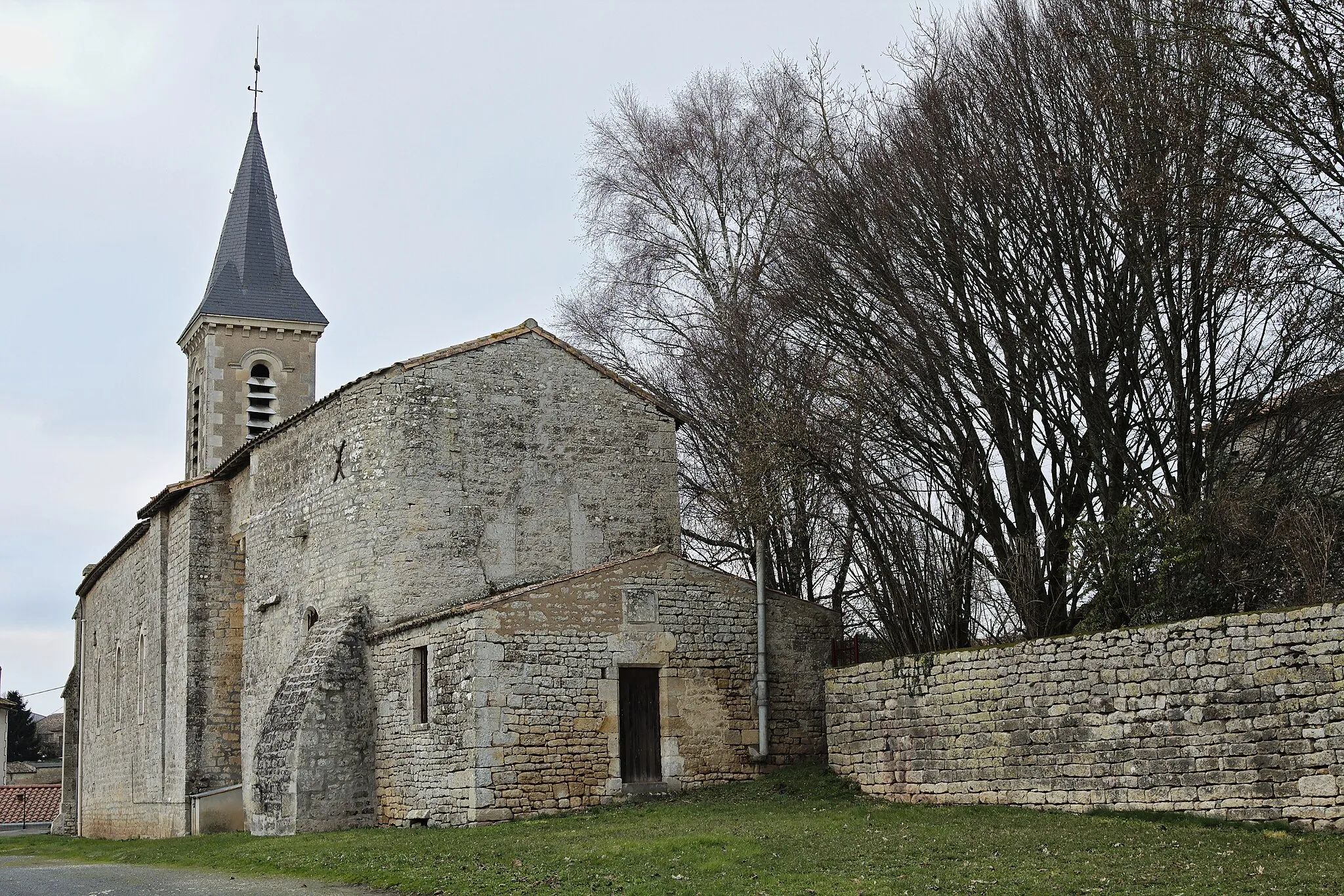 Photo showing: Église de Lusseray