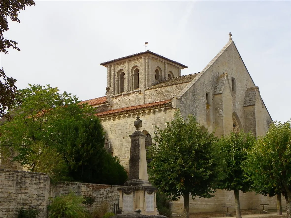 Photo showing: Église Saint-Maixent de Prahecq
