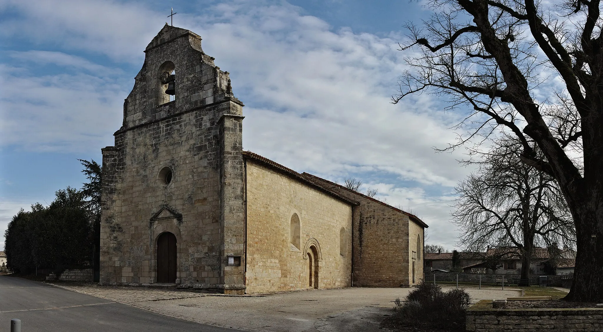 Photo showing: Église Saint-Sulpice, Tillou, Deux-Sèvres, Poitou-Charentes, France