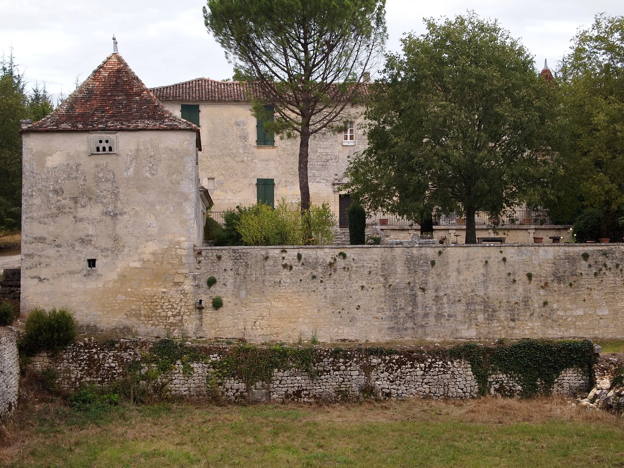 Photo showing: Château de la Foix (ou de la Foy), à Mouthiers-sur-Boëme en Charente (France) (inscrit, 1963)