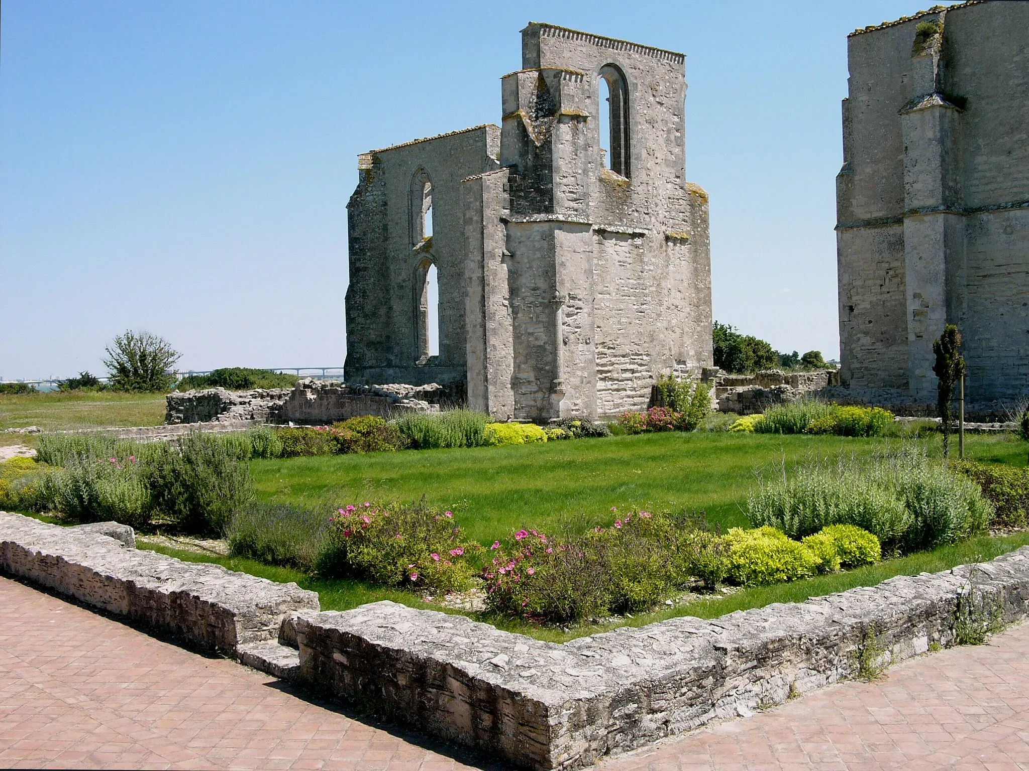 Photo showing: This building is classé au titre des monuments historiques de la France. It is indexed in the base Mérimée, a database of architectural heritage maintained by the French Ministry of Culture, under the reference PA00104687 .